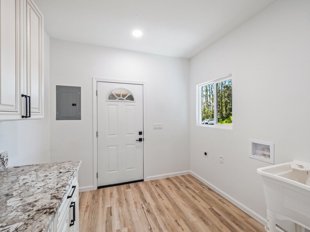43_162158_Emerald_Drive24_mls.jpg
