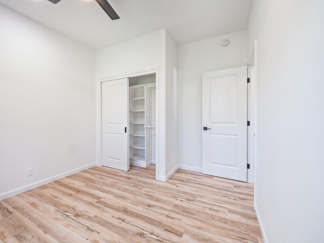 62_162158_Emerald_Drive43_mls.jpg