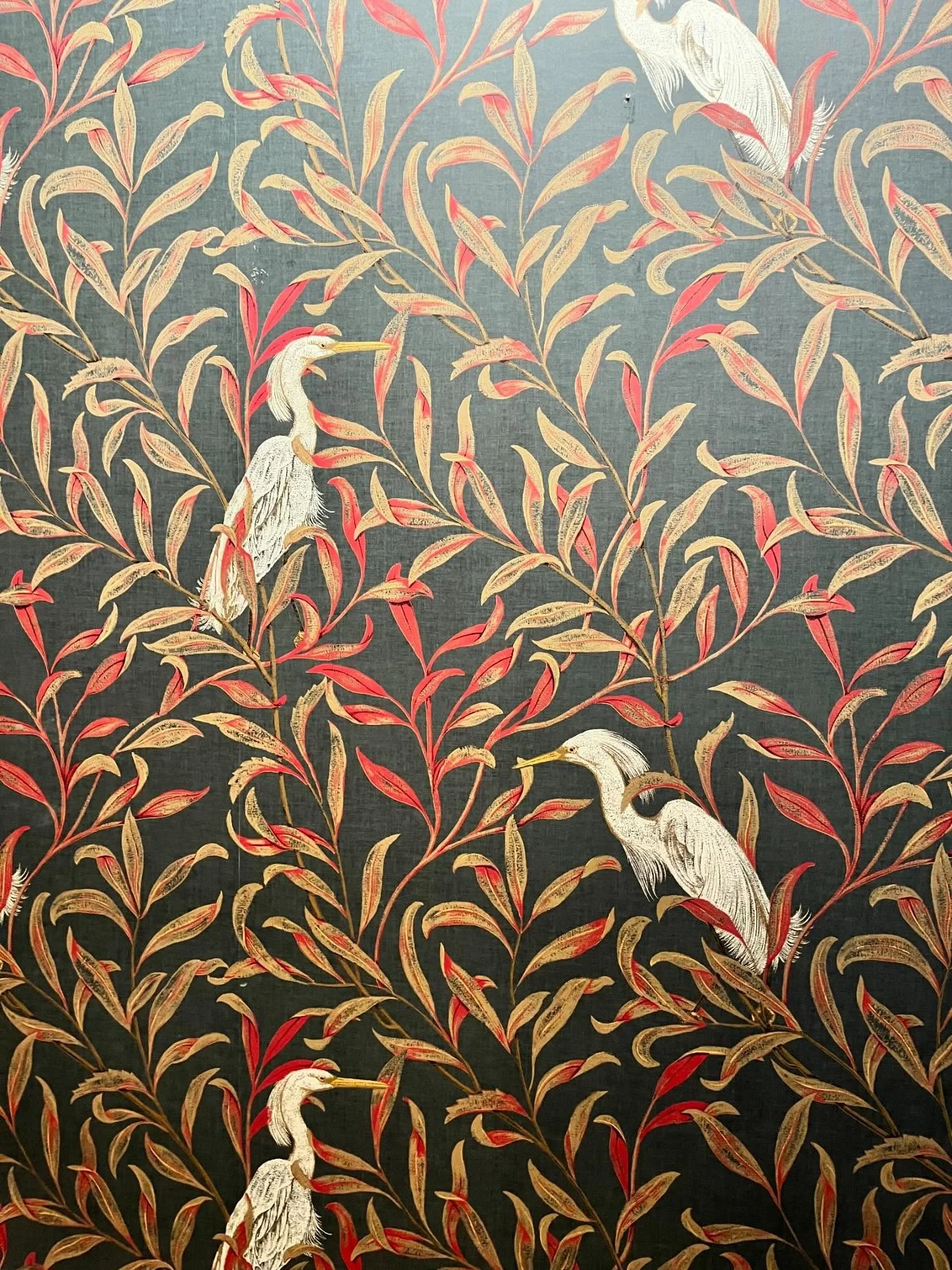 Wallpaper Wednesday. I found these cranes (maybe?) touring homes and I think they&rsquo;re great. 

#wallpaper #wednesday #queeragent #lgbtqrealtor