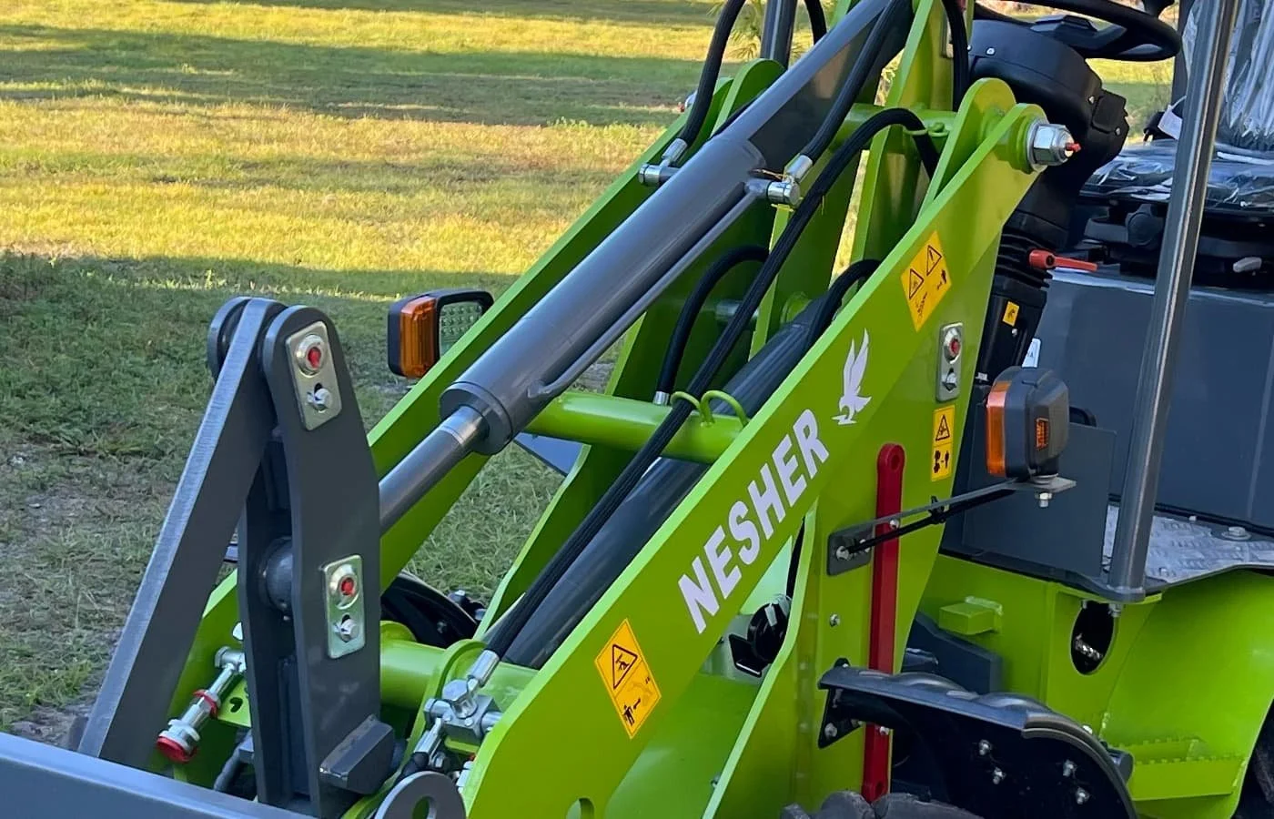 AW32 vs AW46 Hydraulic Oil: What’s the Difference, and Which Should You Use in Your Loader?