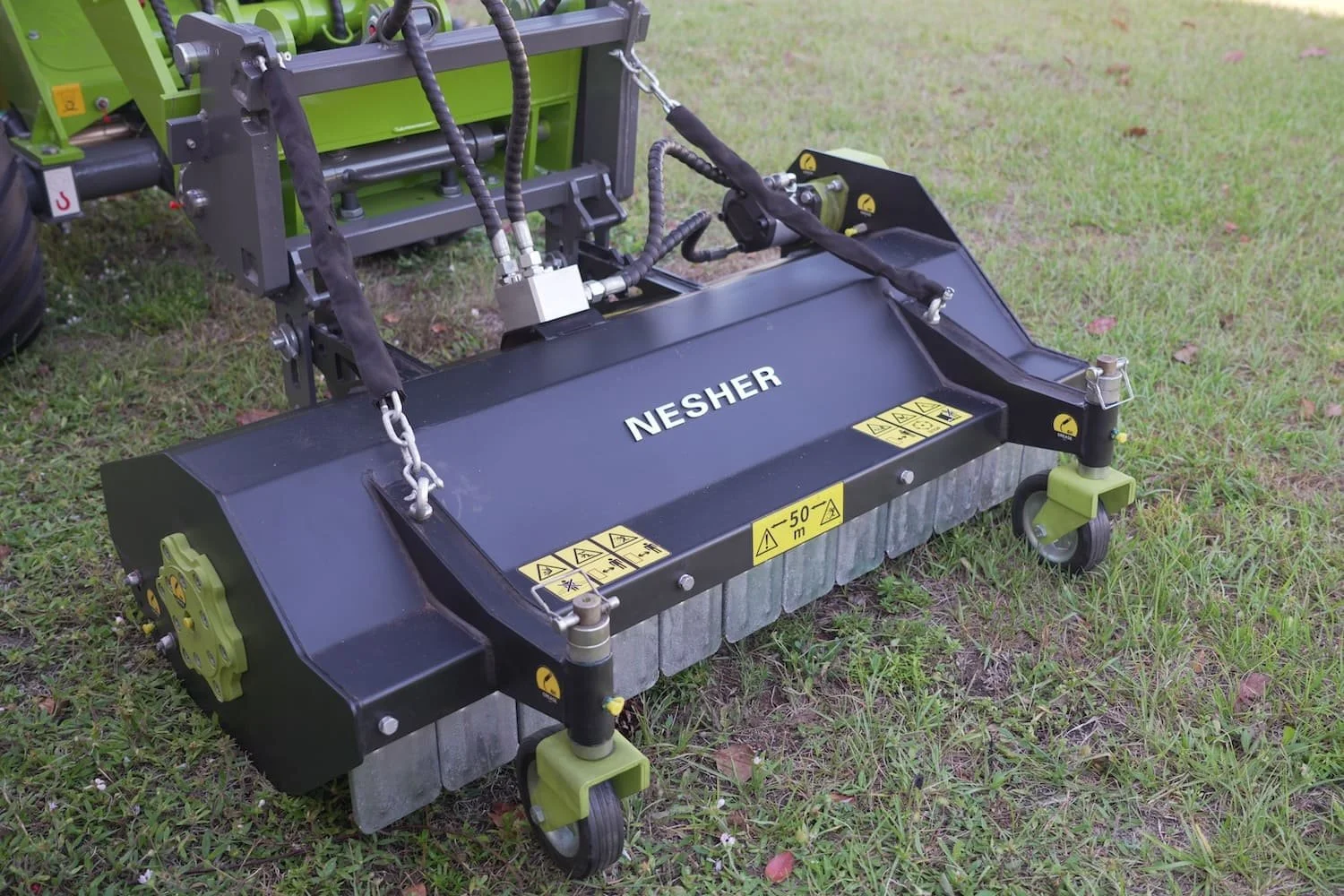 NESHER-flail-mower-l1400-2.jpg