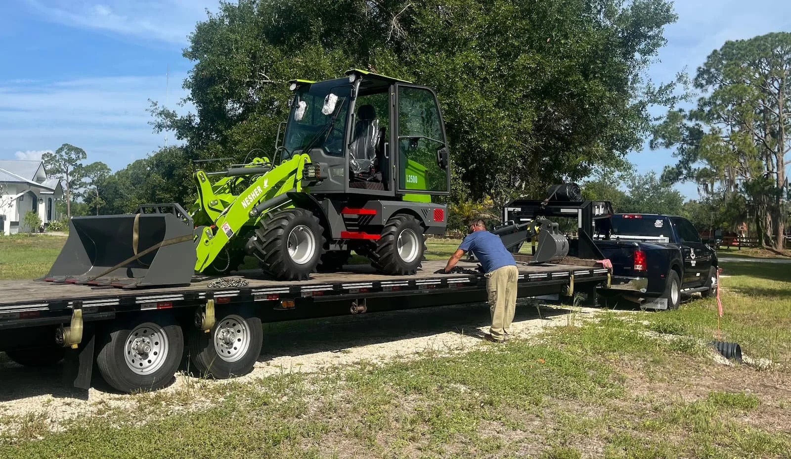 L2500-shipping-trailer.jpg