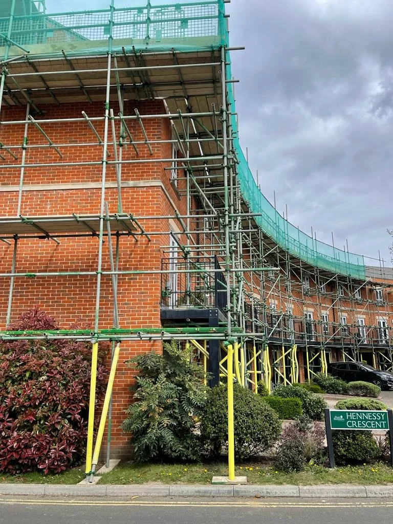 Splay Scaffold Newbury Racecourse David Wilson Homes/
