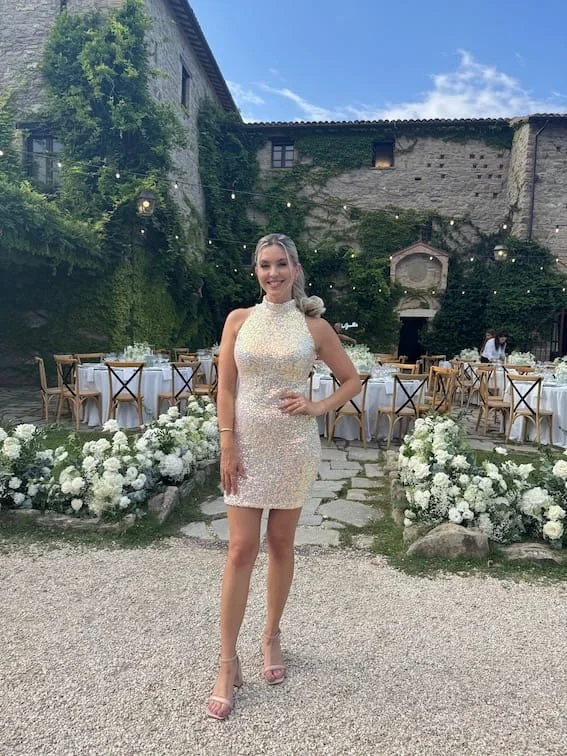Wedding singer at Castello di Petrata in Umbria, Italy