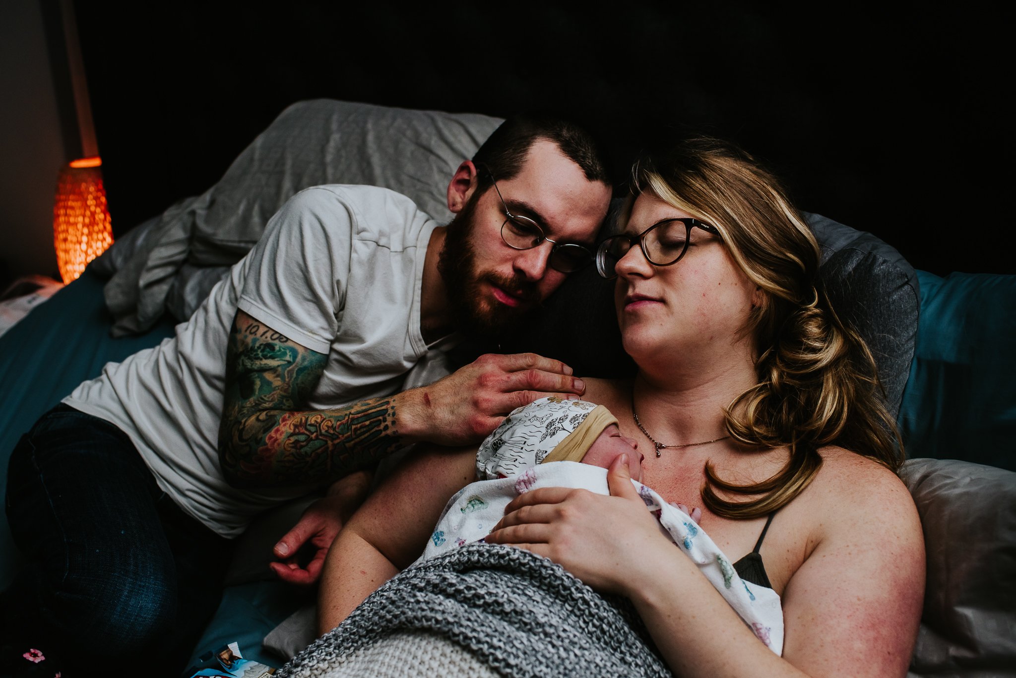 Postpartum-snuggles-documented-by-premier-birth-photographer-Badger-and-Quill-Photography
