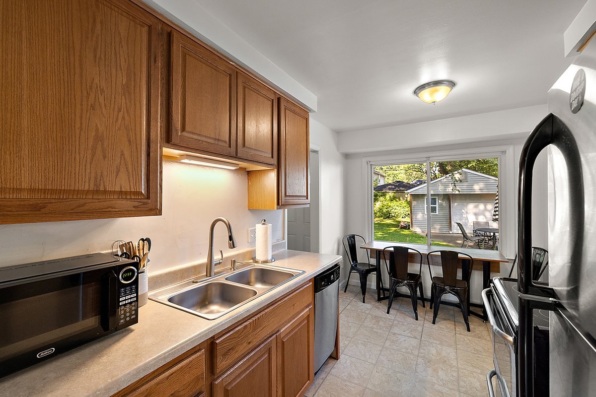 3221 Goodrich St-29.jpg