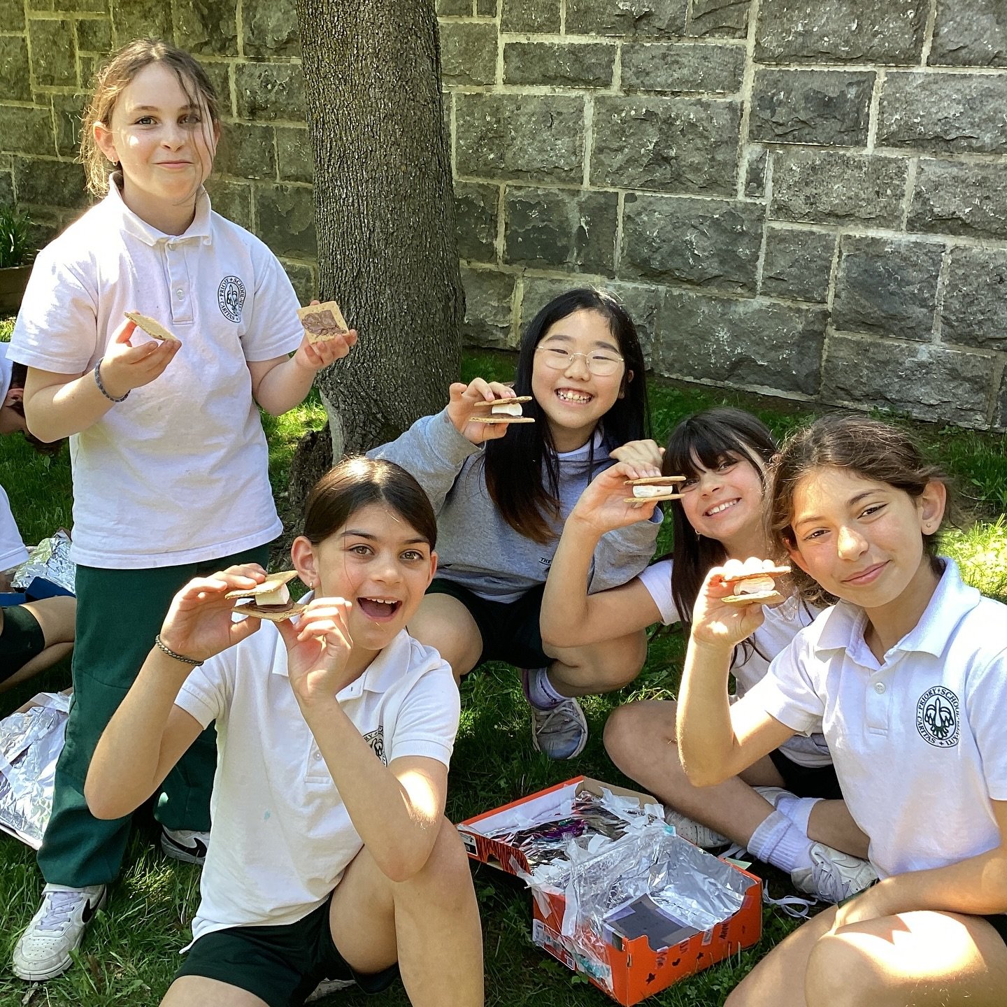 Ms. Mackinnon&rsquo;s Grade 4 students took their learning outdoors with a fun and tasty science experiment. As part of their unit on energy transfer, students built their own solar ovens, using nothing but sunshine to heat and cook one of the best t