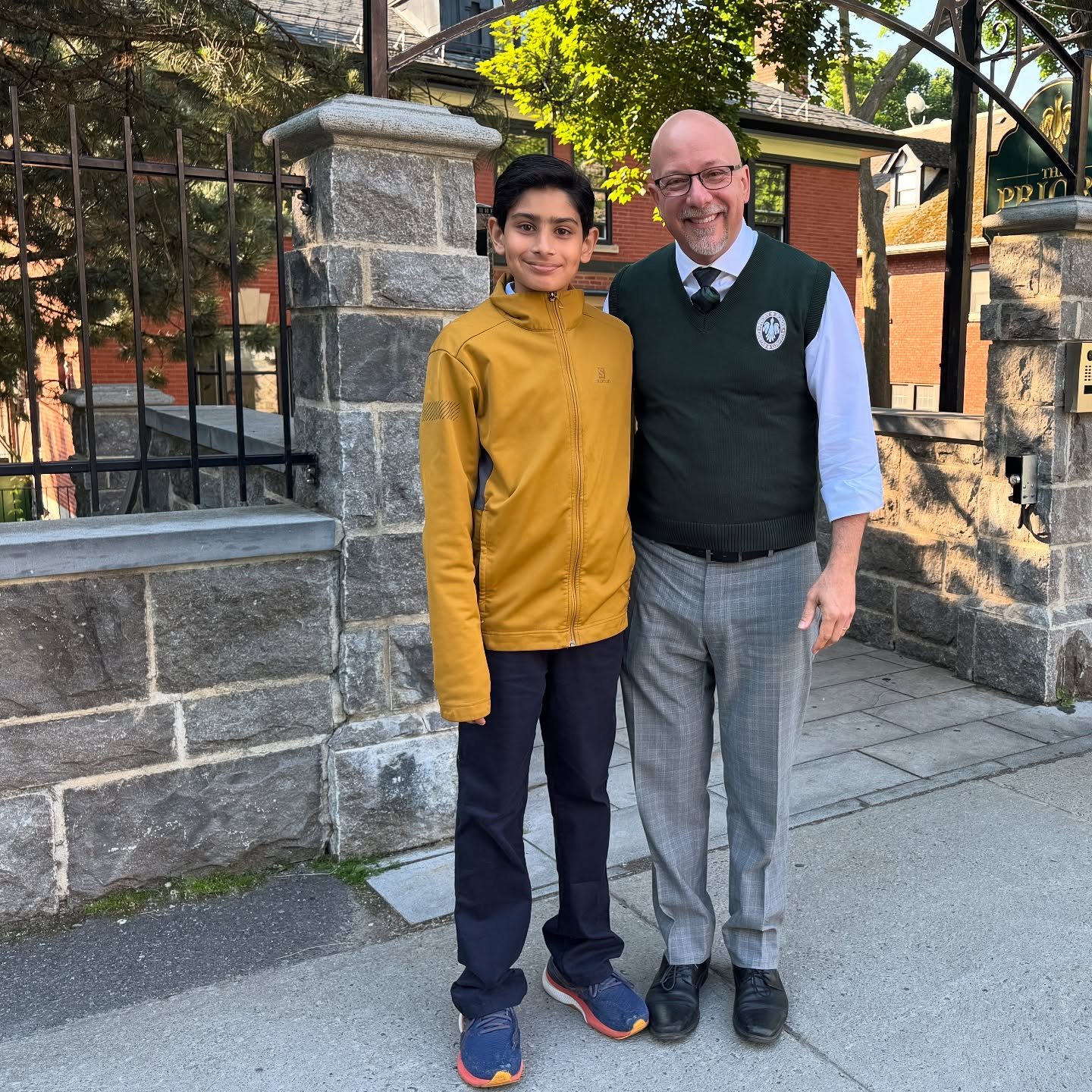 Congratulations on a job well done! You can be our Principal anytime!

F&eacute;licitations pour votre excellent travail ! Vous pouvez &ecirc;tre notre directrice &agrave; tout moment!