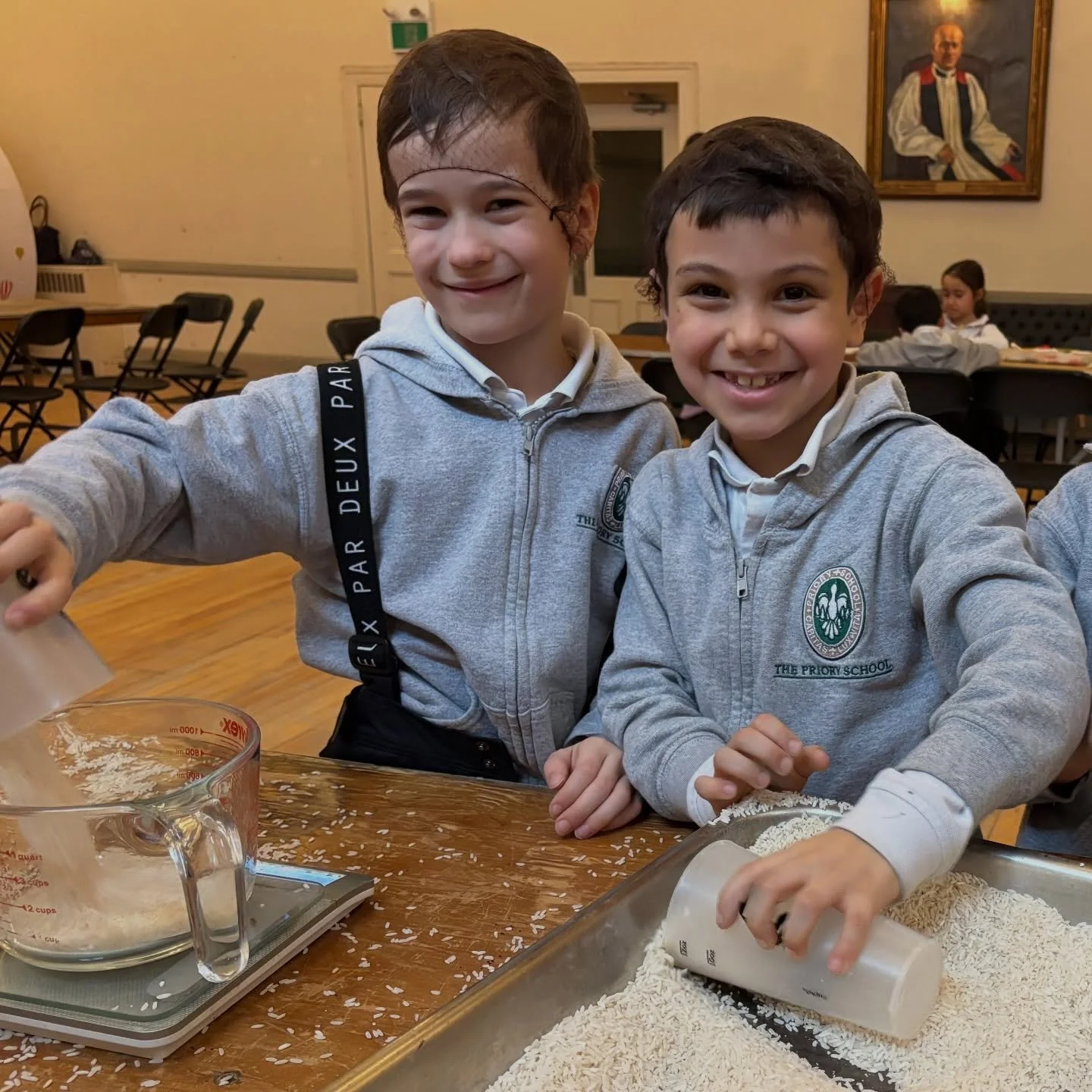 As part of their Building Community Within Cities unit, our first-graders visited Innovation Assistance to present the donation raised through their tulip fundraiser. During their visit, they participated in hands-on activities, created heartfelt car