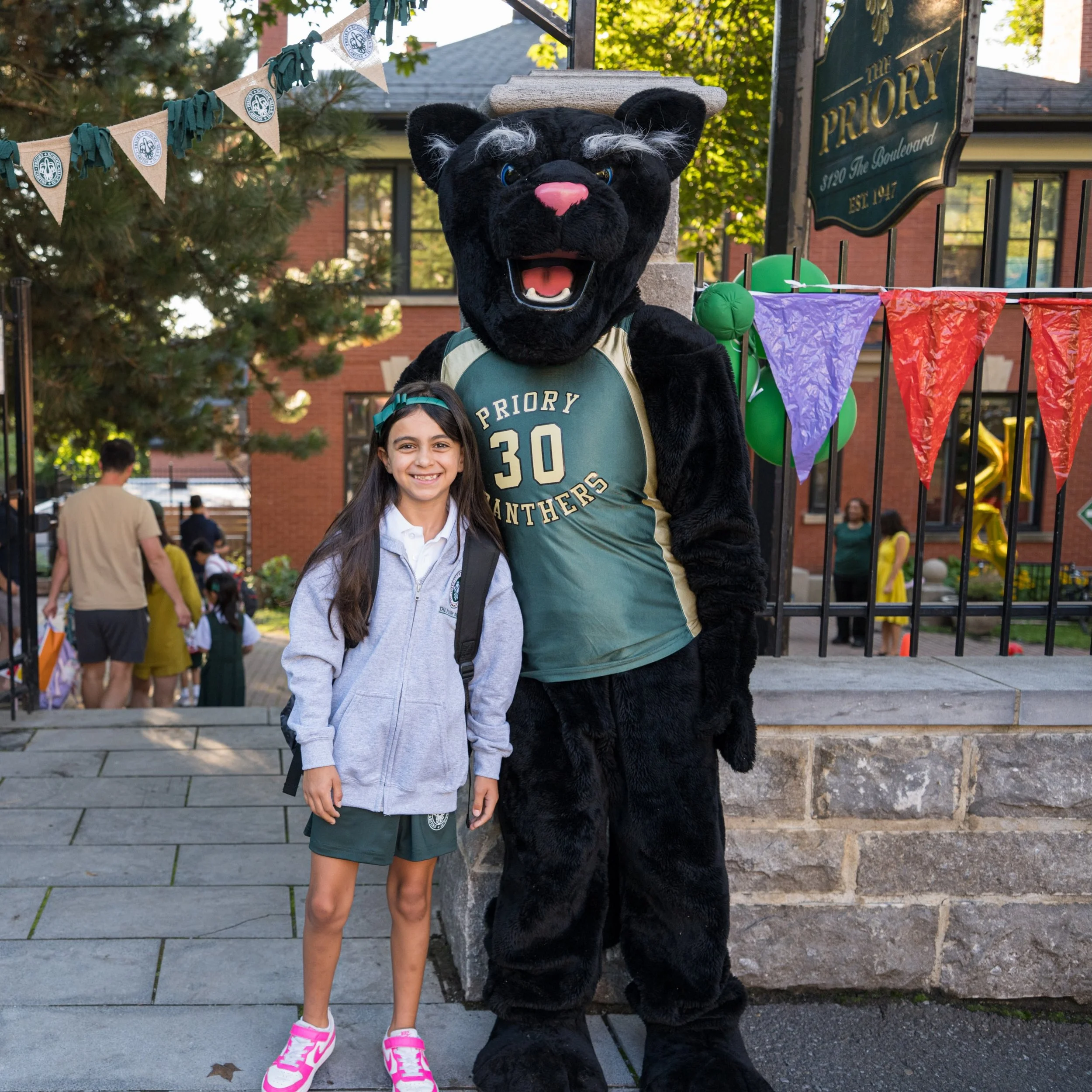 Welcome back! We can&rsquo;t wait to share in all the milestones and memories that lie ahead! 

Bon retour parmi nous ! Nous avons h&acirc;te de partager avec vous tous les moments forts et les souvenirs qui nous attendent ! #theprioryschool