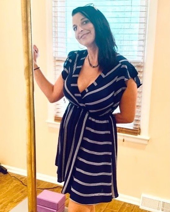 When you are showing a house and you find the home gym.😊🤷🏻&zwj;♀️🤣 #happy #happyhotwife #homegym #cardio