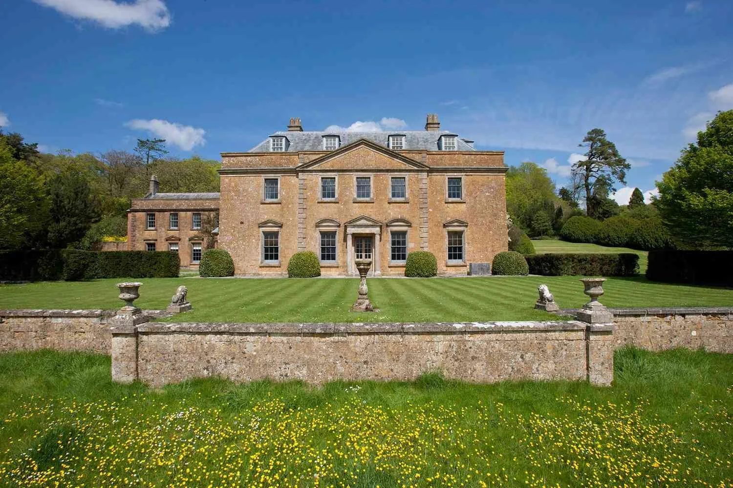 TAL-header-hotel-exterior-newt-somerset-NEWTSOMERSET1022-6036b197bea249219d76f2ba8933bf77.jpg