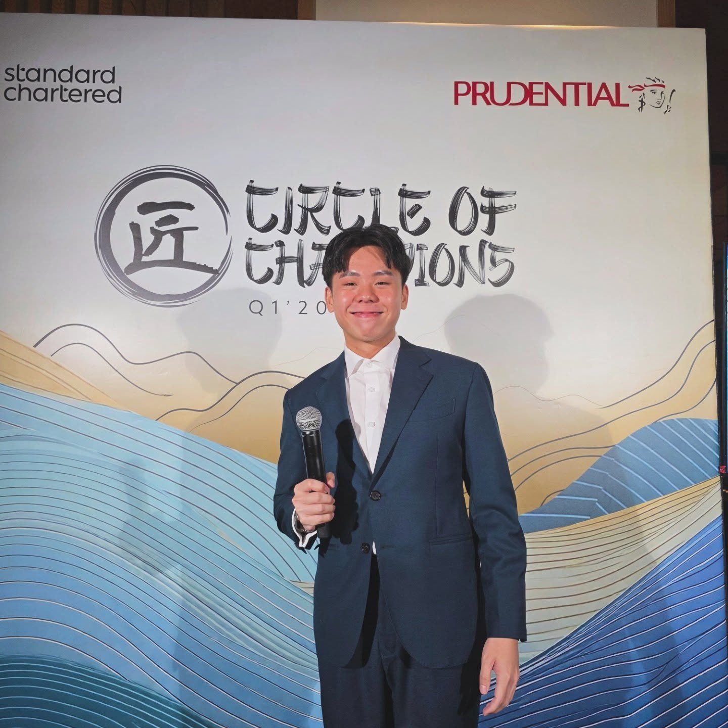 Pushed myself out of my comfort zone with a formal awards night for the amazing RMs at Standard Chartered Bank' Circle of Champions Night! 🤩🤩

Also my first time working with an events company that specialises in incentive events all around the wor