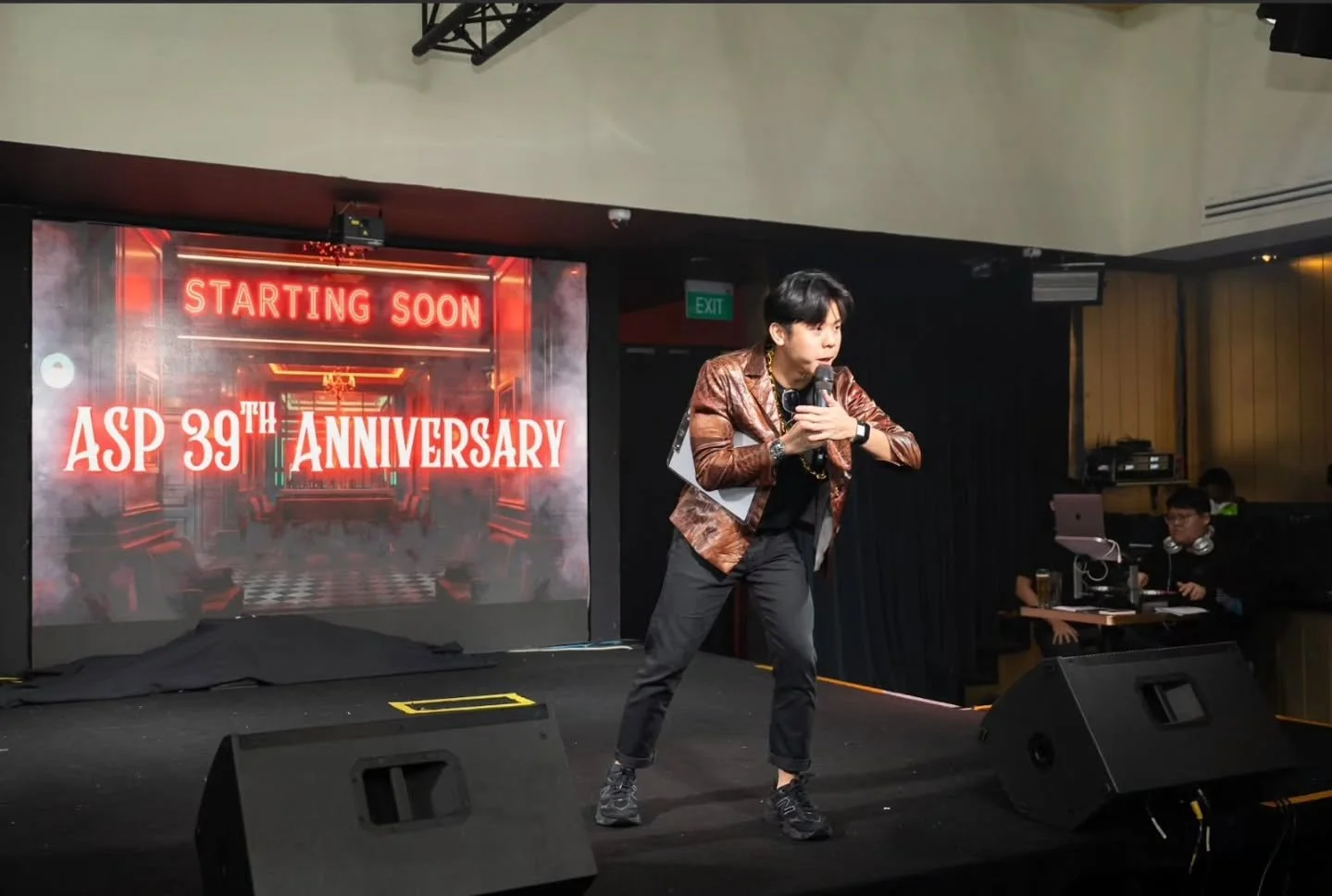 Had an amazing time hosting for the crowd at ASP Singapore at @theriverhousesg 🤩🤩

Excited for the dnds this month

#emceejasontan 
#emceesg