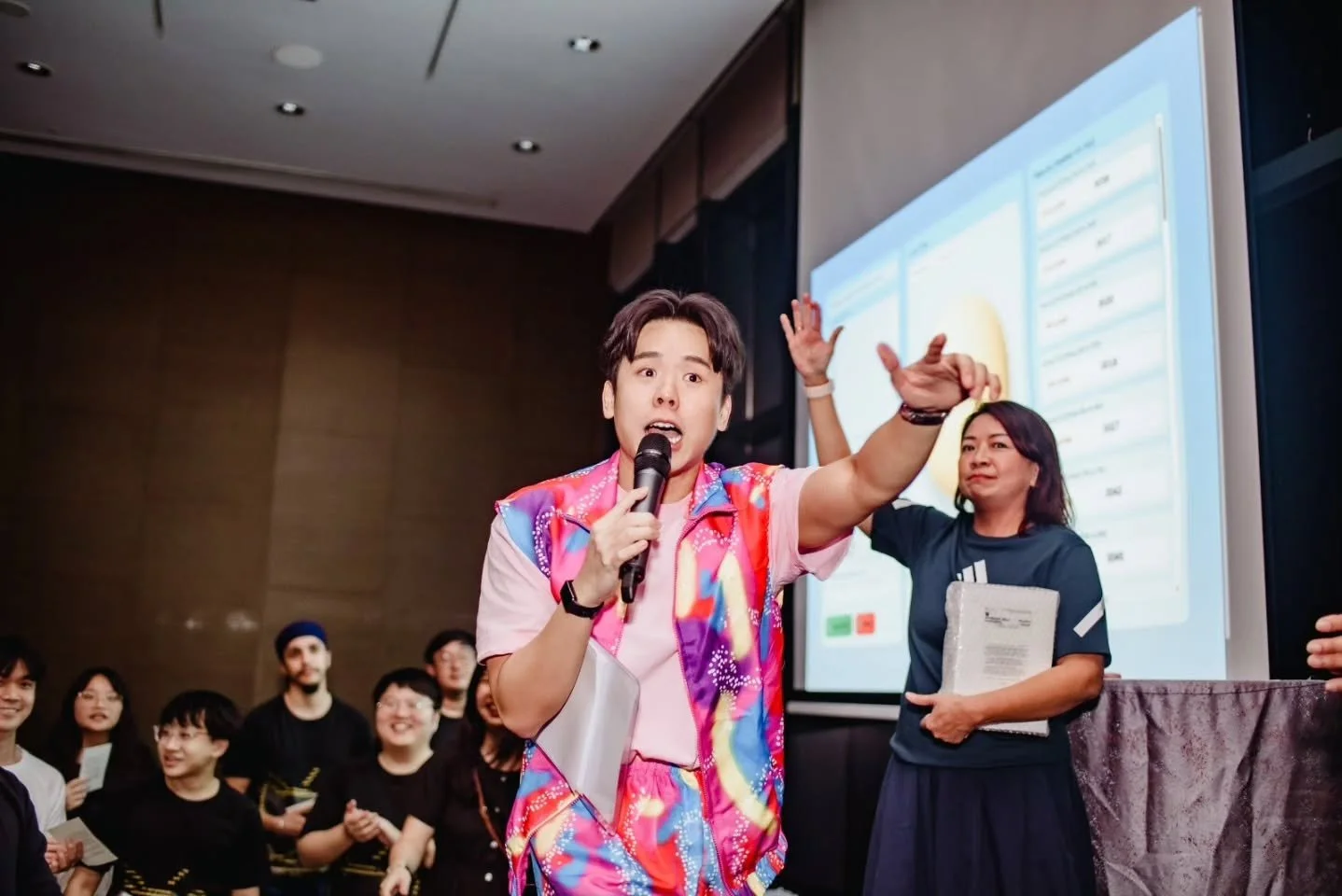 Hosted Netrust Christmas Party with a cold in a very cold ballroom 🤣🤣

Always lots of fun with the Netrust Crowd hehe

Thank you for your trust! 

#emceejasontan 
#emceesg