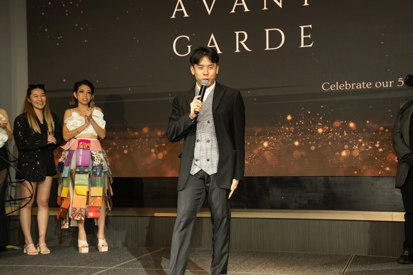 3rd year hosting for @sginteriordesignn but this year is especially different because its their 5th year anniversary woohooo!! 🤸&zwj;♂️🤸&zwj;♂️🌟

As a proud younger brother, friend and emcee, it is  truly a privilege to see how far the company has