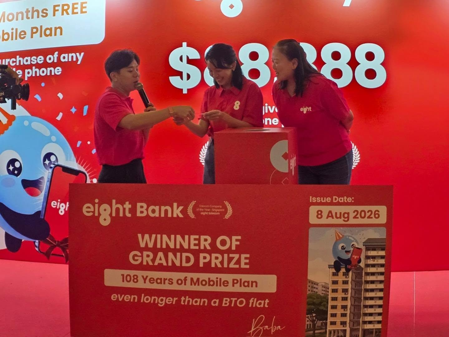 August was a month of interesting roadshows and activations!

Hosted my first ever telco roadshow for @eighttelecom last month at Cineleisure Orchard!

The winner won 108 years of mobile plan 🤣🤣 and its really longer than the 99 year lease of a BTO