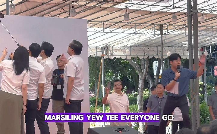 Throwback to Marsiling-Yew Tee Town Day 2025 🤩✨

One of the things I love about hosting community events is seeing neighbours, families, and residents come together to celebrate as one community. There's a warmth and sense of belonging that always m