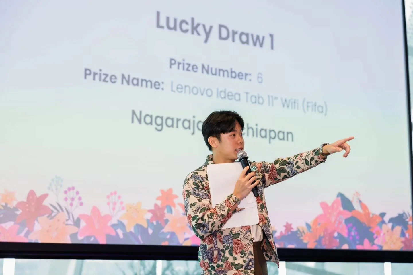 Had an amazing time hosting for Makino Asia's 600 pax Family Day a few weeks ago @gardensbythebay 

Learned that A.I is slowly becoming a trend for DnDs and Family Days!! 

#emceejasontan 
#emceesg