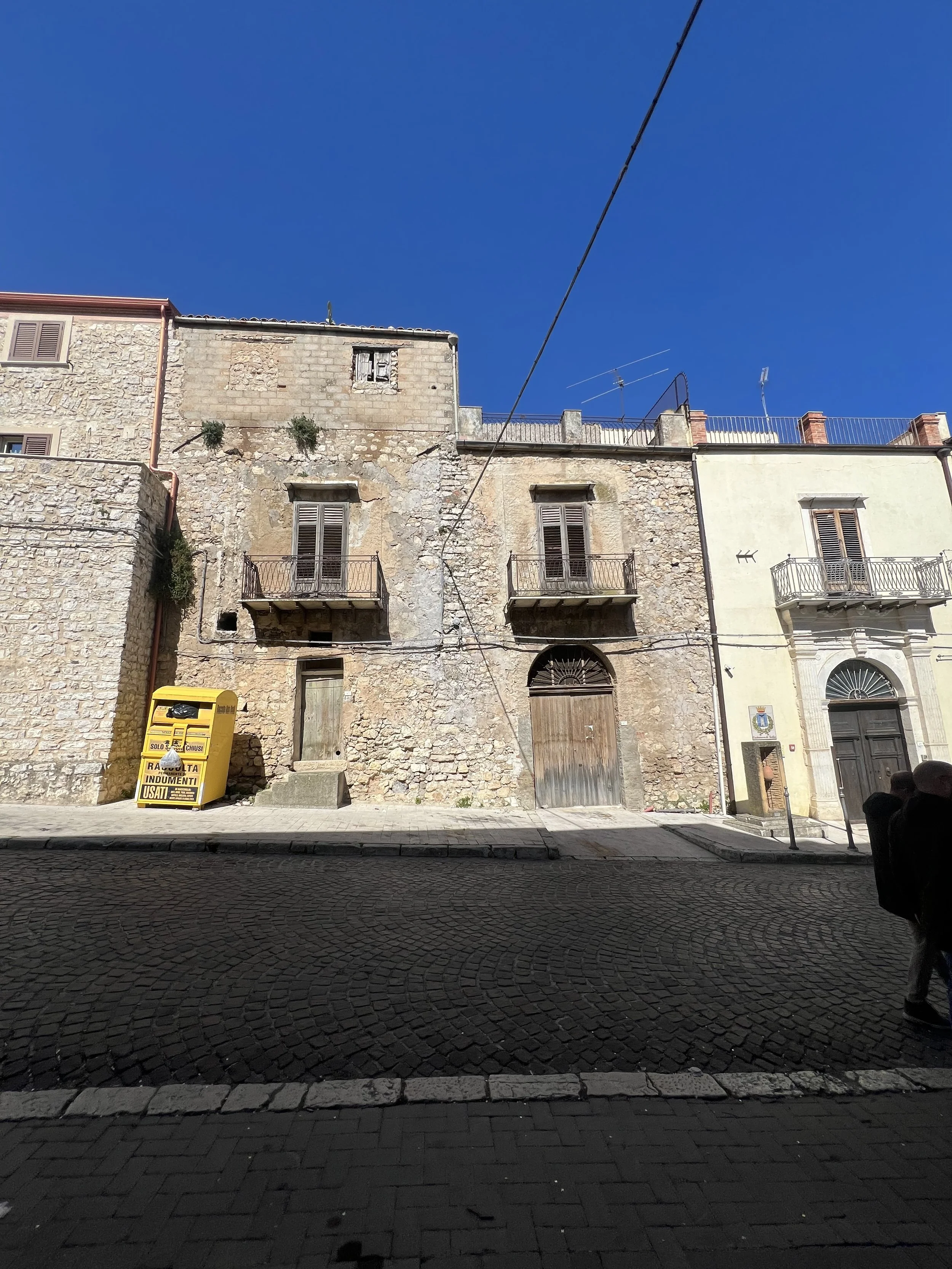 House to be renovated in Sicily