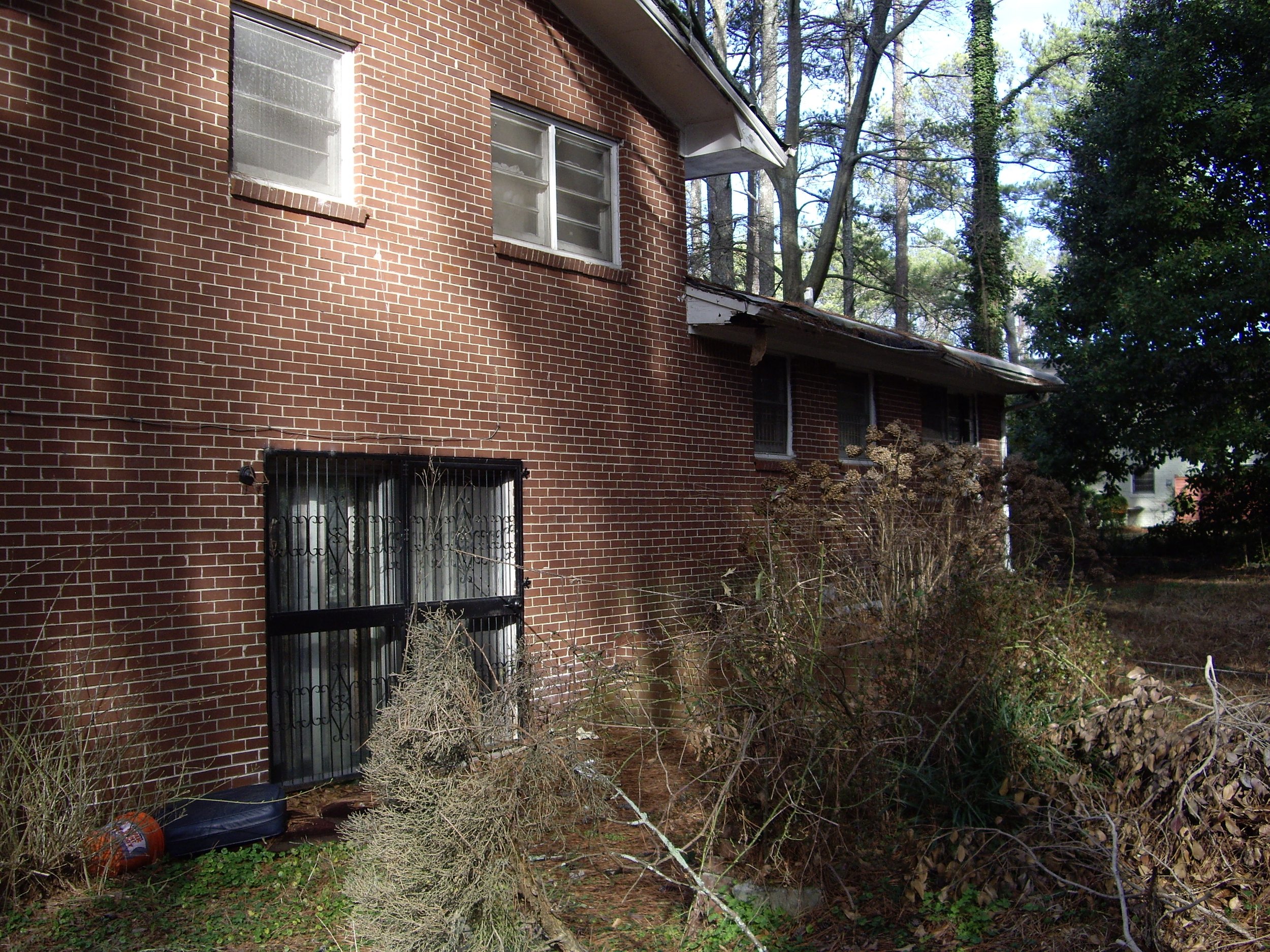 Ext. walk out basement.JPG