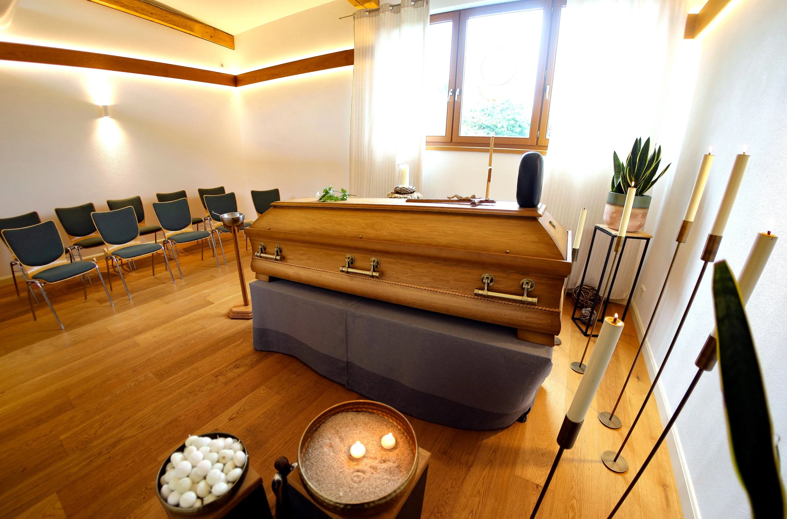 Abschiedsraum der es ermöglicht im Familienkreis vom Toten abschied zu nehmen