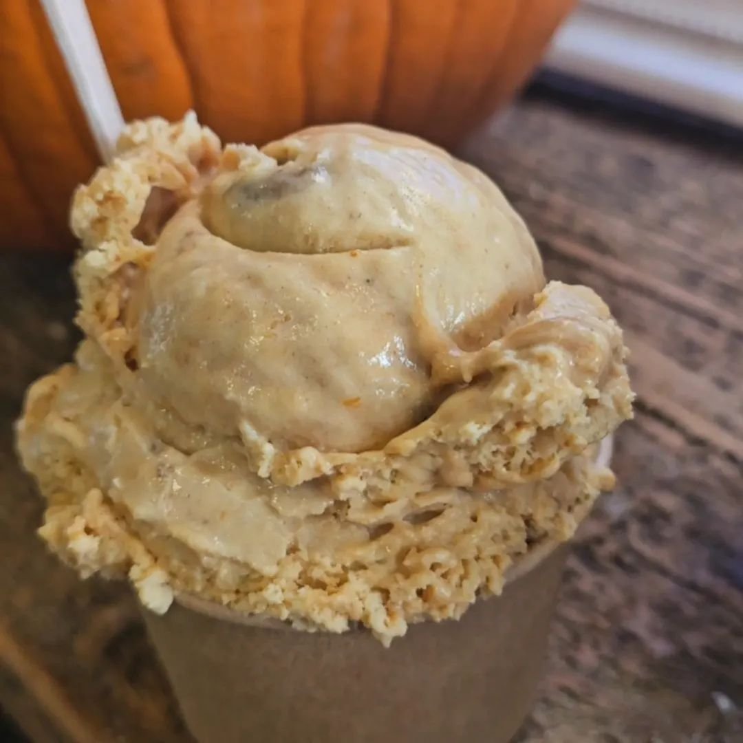 Scooping now in Danville and Walnut Creek 🎃 Caramel Pumpkin Pie.  #besticecream ##walnutcreek #danvilleca #walnutcreekeats #walnutcreek #walnutcreekmagazine #walnutcreekdowntown #walnutcreekca #danvillesocial #danvilleliving #danvilleca #danvillecal
