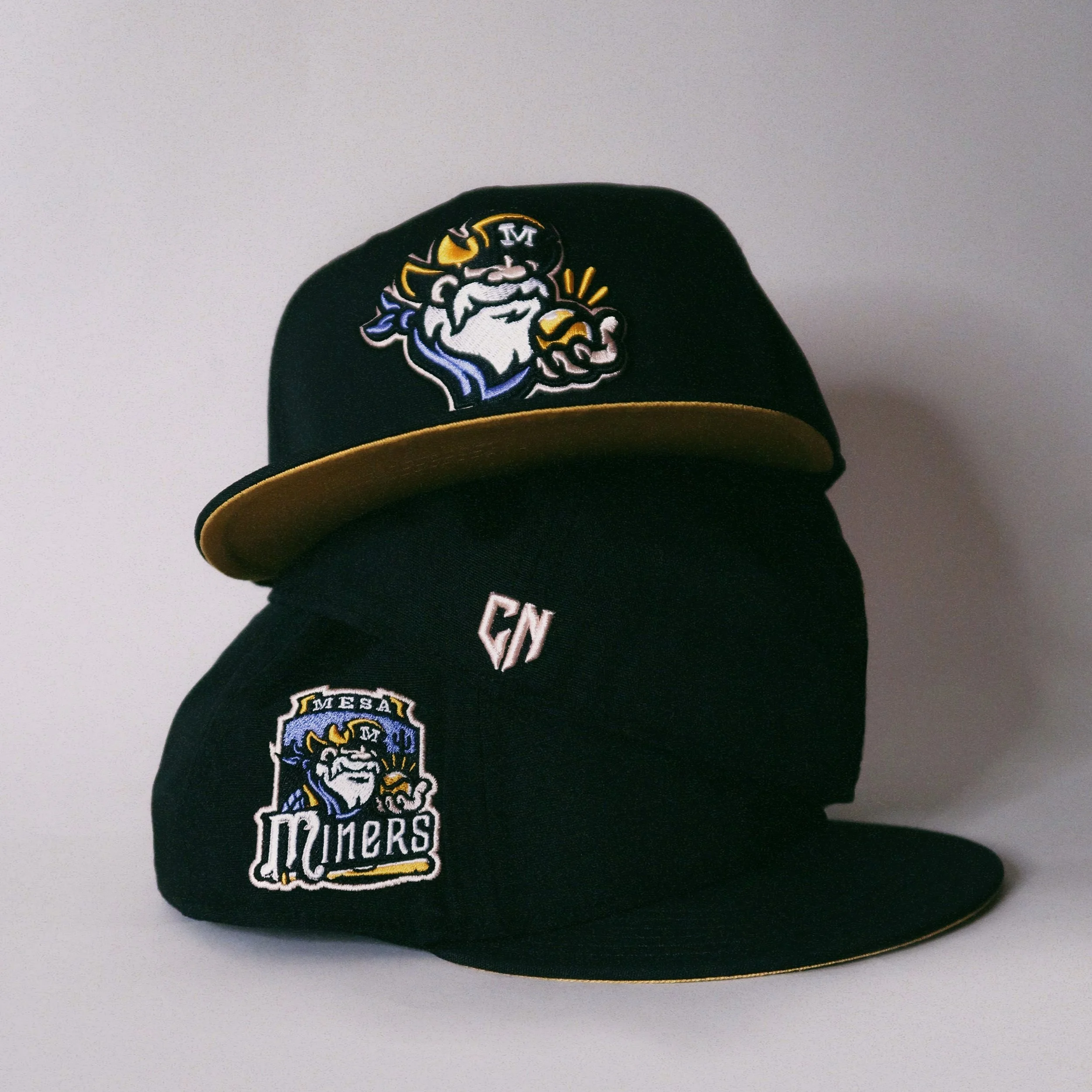 The Mesa Miners, our golden fitted 🔱

.

.

.

.

Keywords: Club Nine Hats, Fitted, Hat Club, Baseball, MLB, Clothing Brand, Minor League Baseball, Fashion

#clubninehats #baseball #fittedhats #fittedcap #mlb