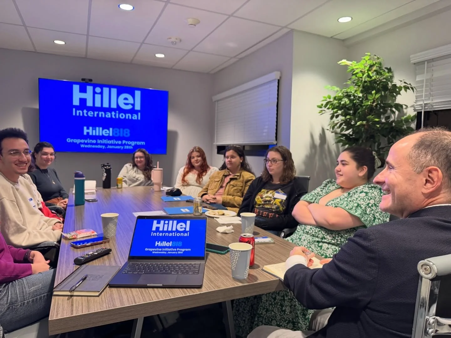 Hillel 818 was honored to host @hillelintl President and CEO @adam.lehman last night as he met with our amazing Grapevine Fellowship student leaders and our Board of Directors. Thank you Adam for your wisdom, insight, and support!