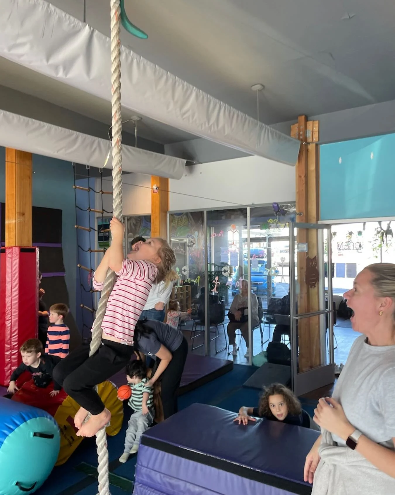 Bananas for climbing at @thejunglegymburien 🐒🍌🍌