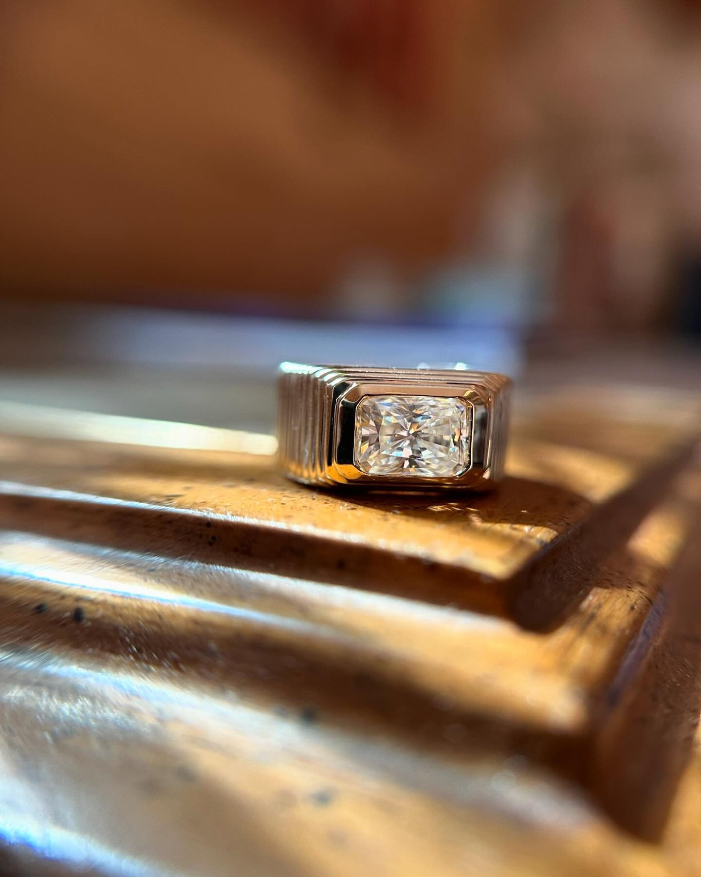 Something about chunky gold mixed with just one gorgeous large  and in charge radiant cut diamond. She commands the room like a boss.