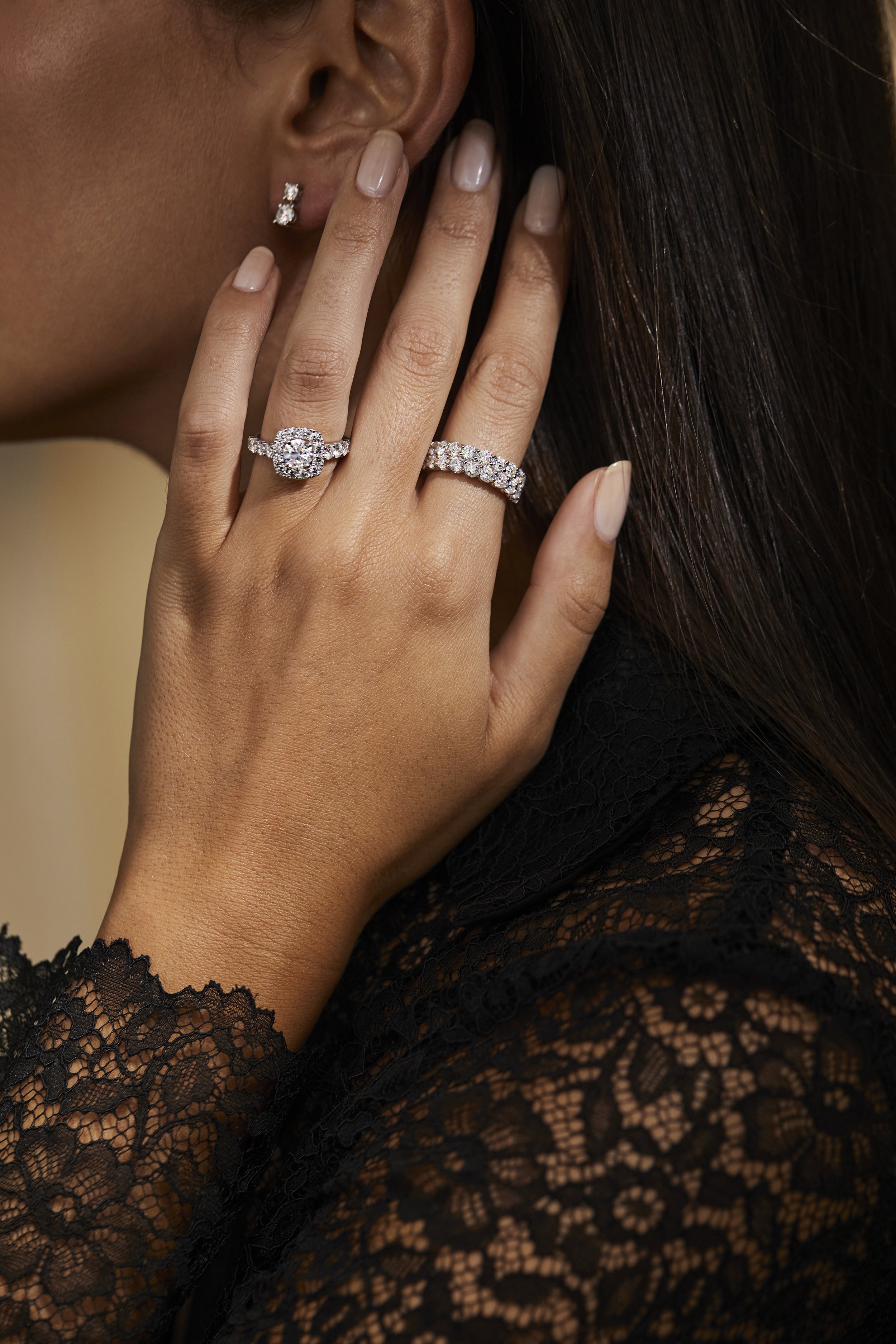 22_s08_LEO_Engagement_Ring_S0604R133X74WFL_A0409R250X94WFL_174162901_185.jpg