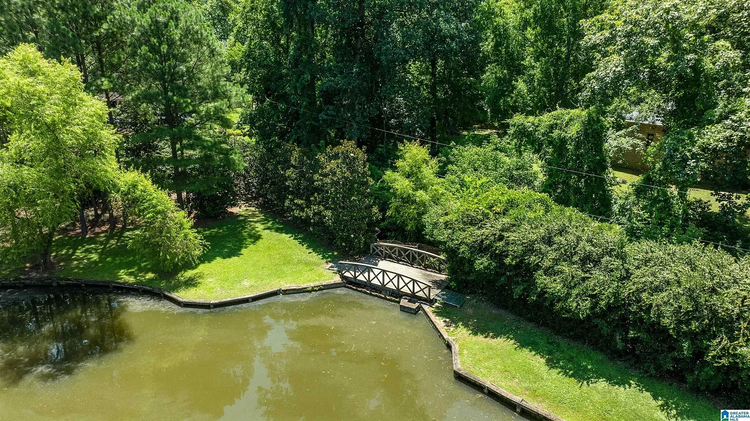 120 Lake Drive Mountain Brook AL _ Luxury Real Estate _Southern Homes5b8955e78a249fc46e6aff5499f462ea-uncropped_scaled_within_1536_1152.webp