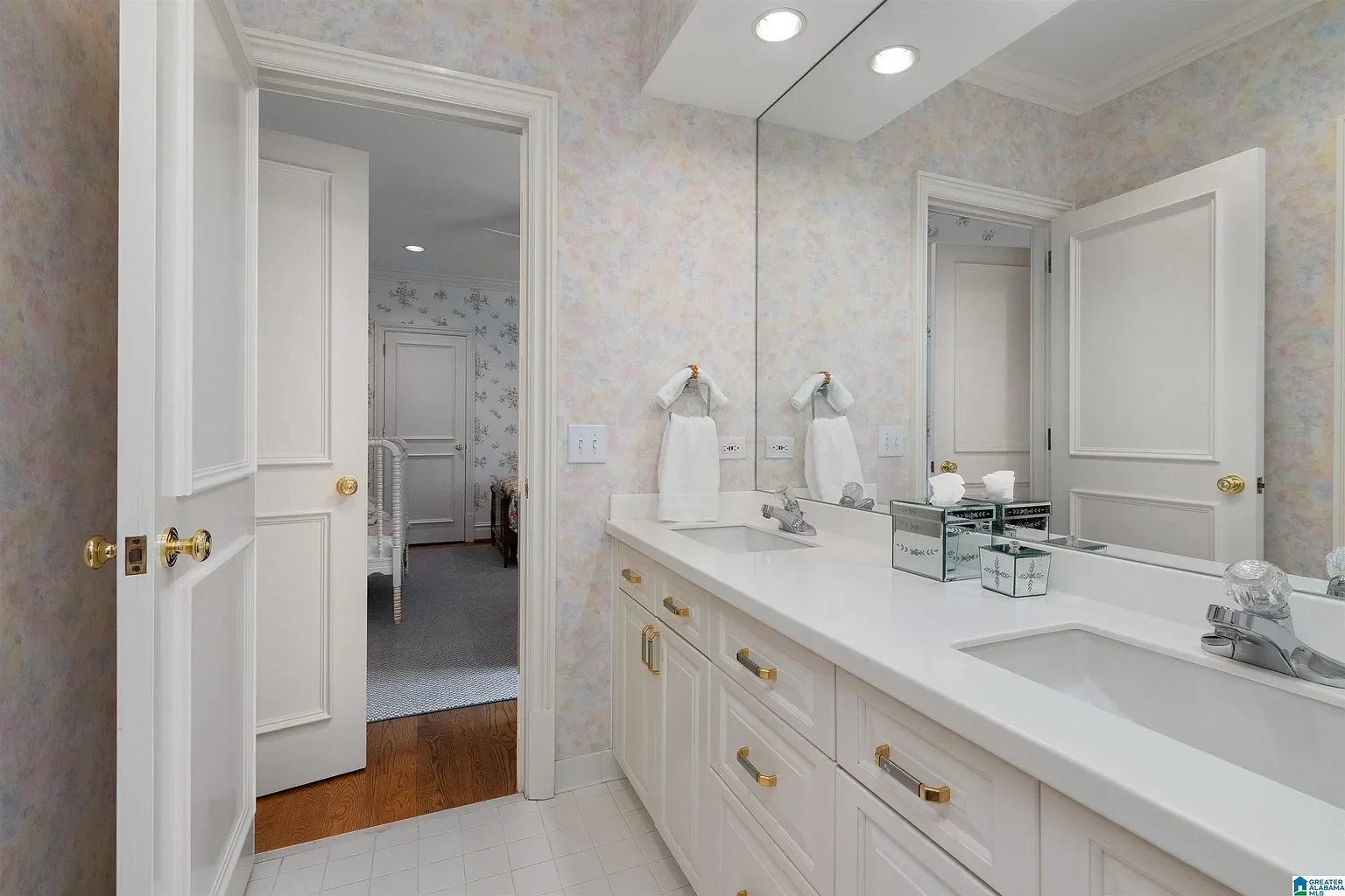 120 Lake Drive Mountain Brook AL _ Luxury Real Estate _Southern Homes8f6d631f64a15dcfdc44b9c1f0d792ac-uncropped_scaled_within_1536_1152.webp