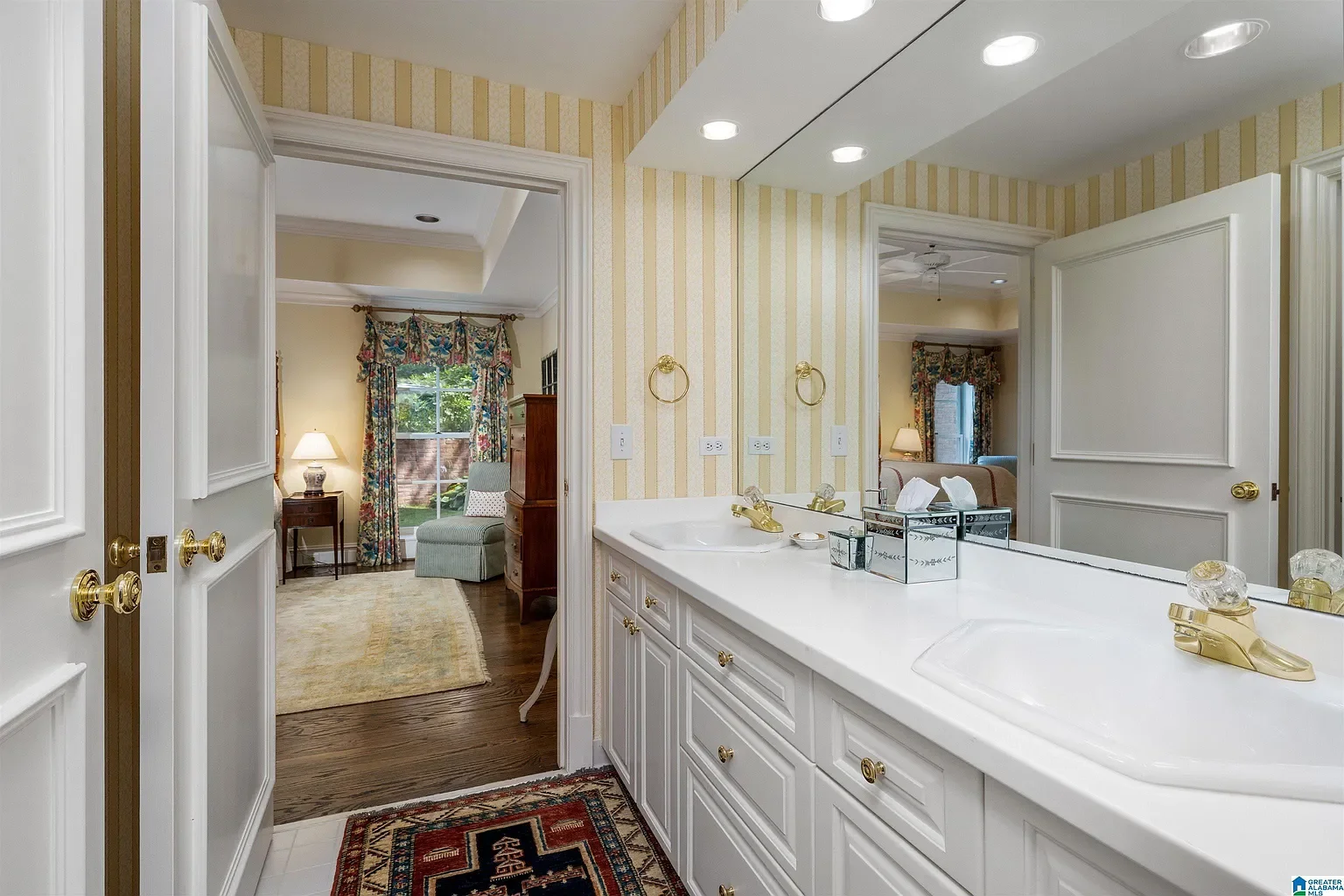 120 Lake Drive Mountain Brook AL _ Luxury Real Estate _Southern Homesd1e96103eb64c2b140526e8c479818e3-uncropped_scaled_within_1536_1152.webp