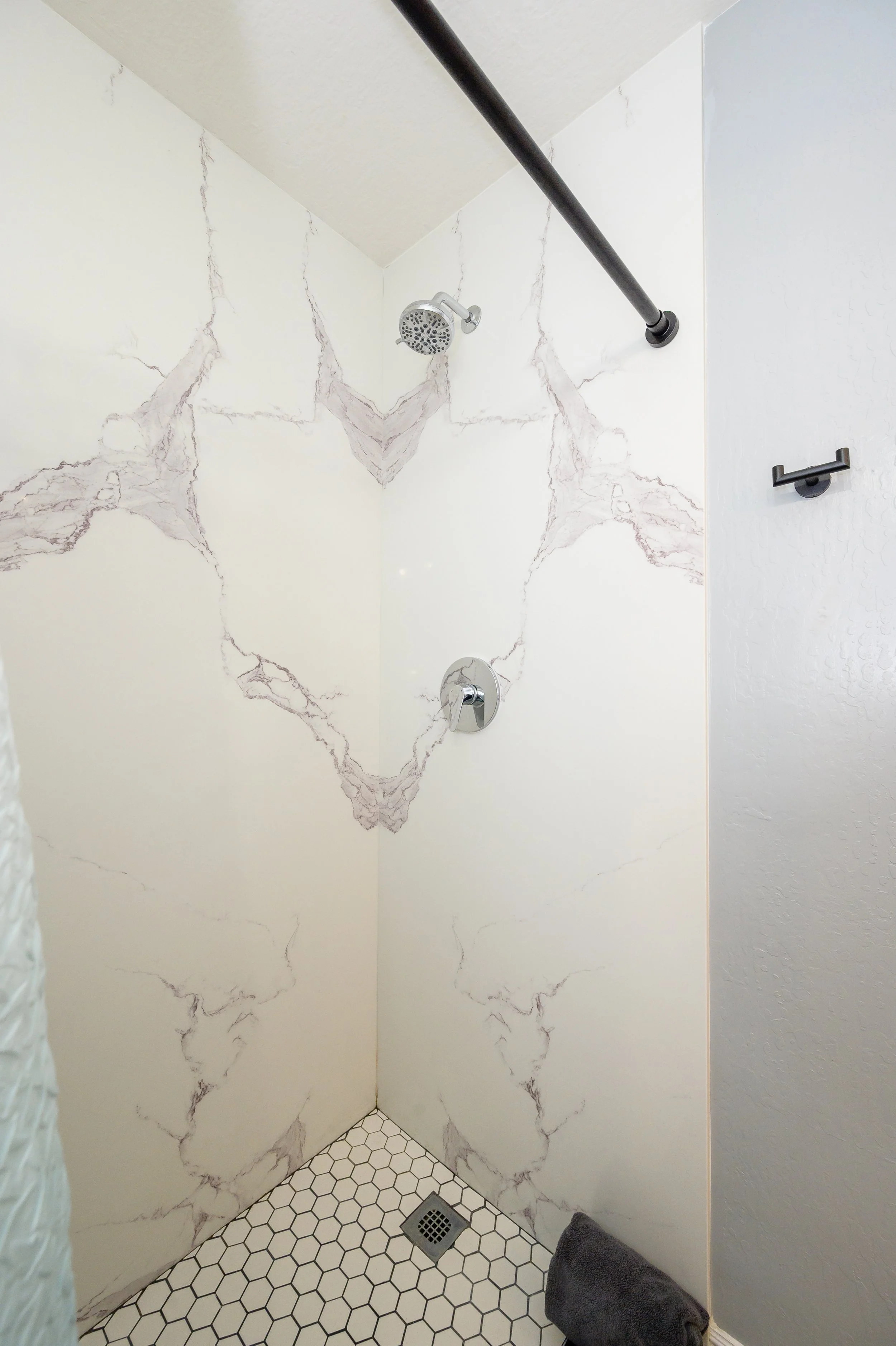 Upstairs Master Bath_5.jpg