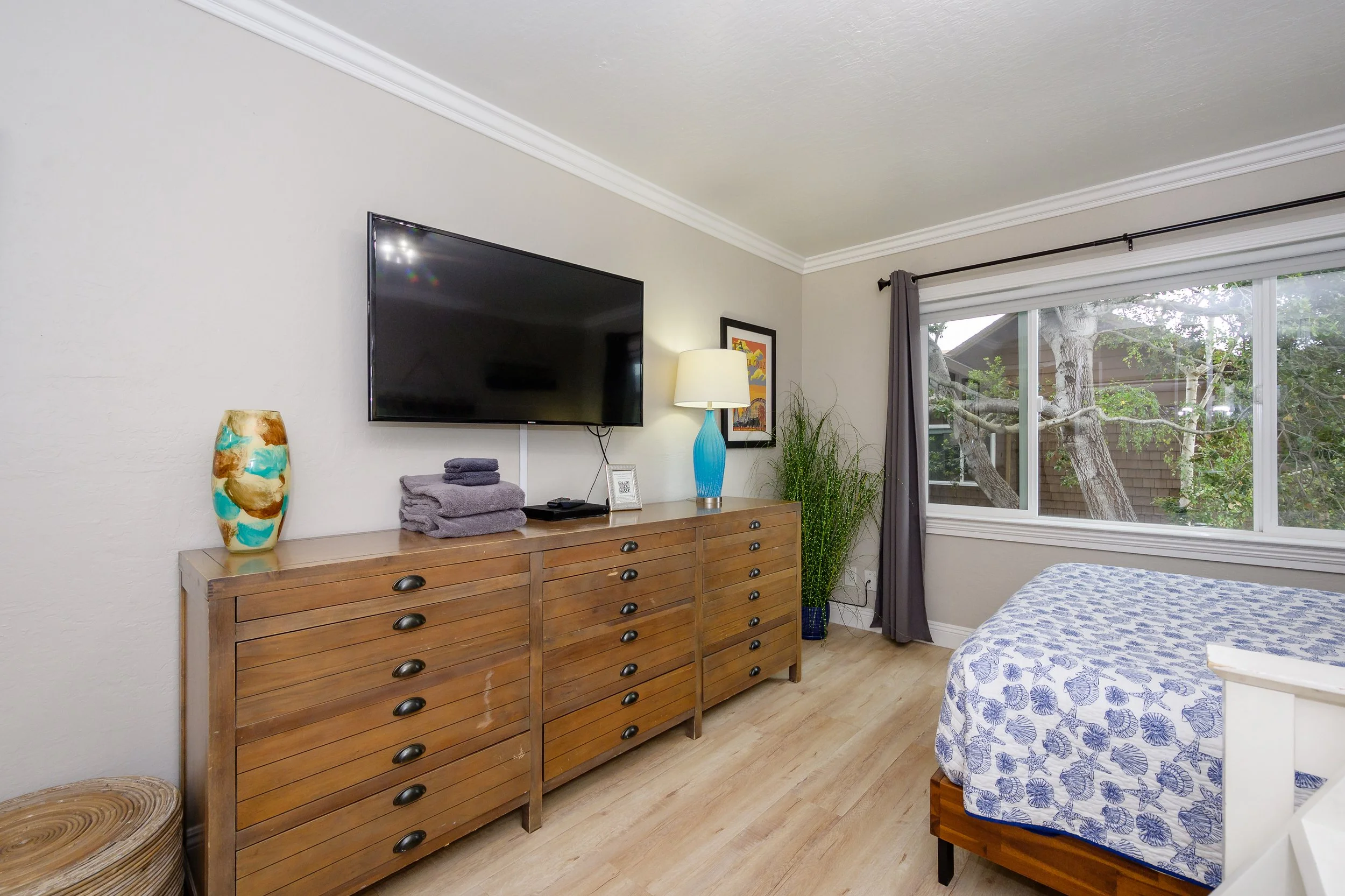 Upstairs Guest Room_8.jpg