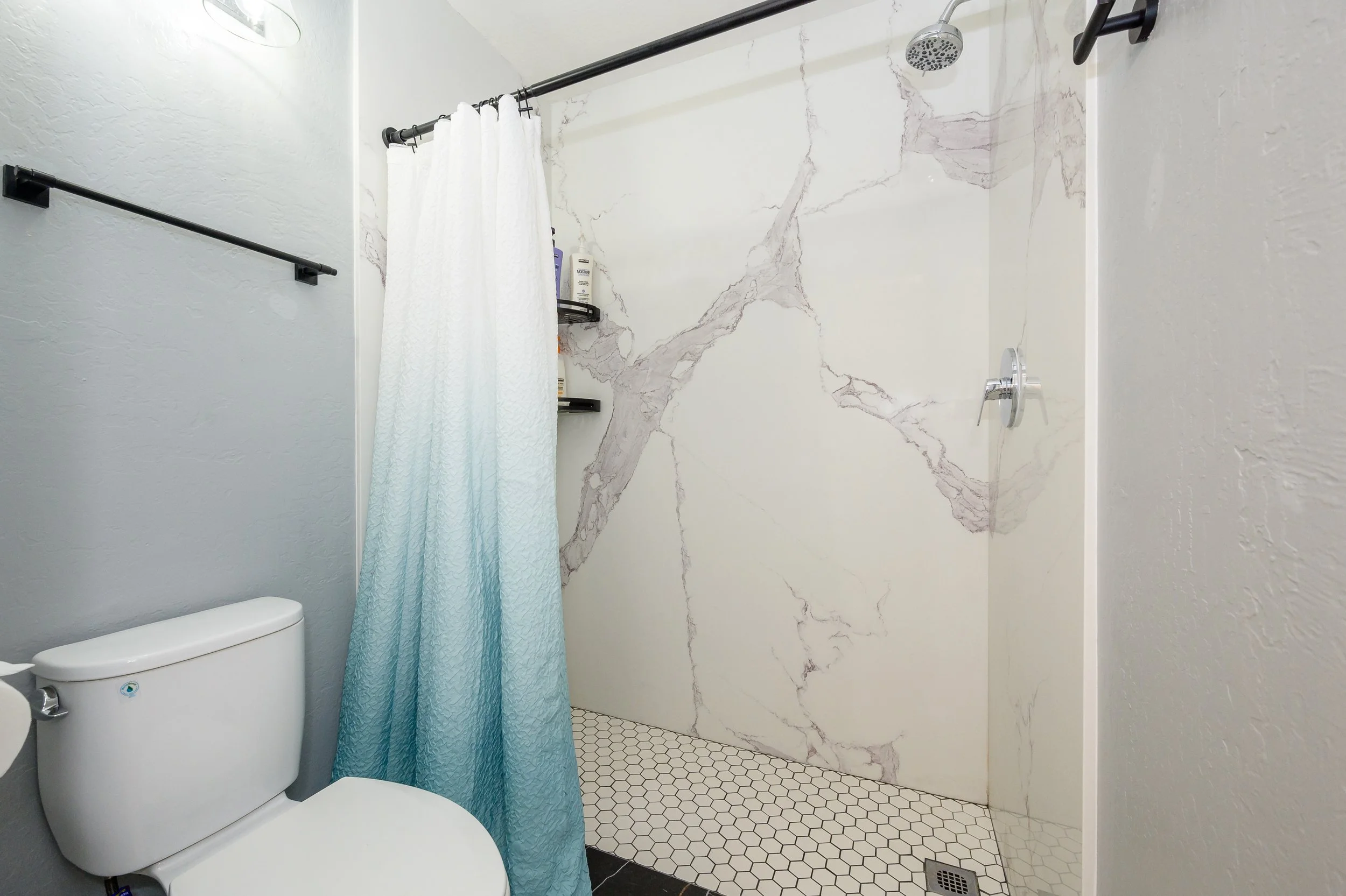 Upstairs Master Bath_2.jpg