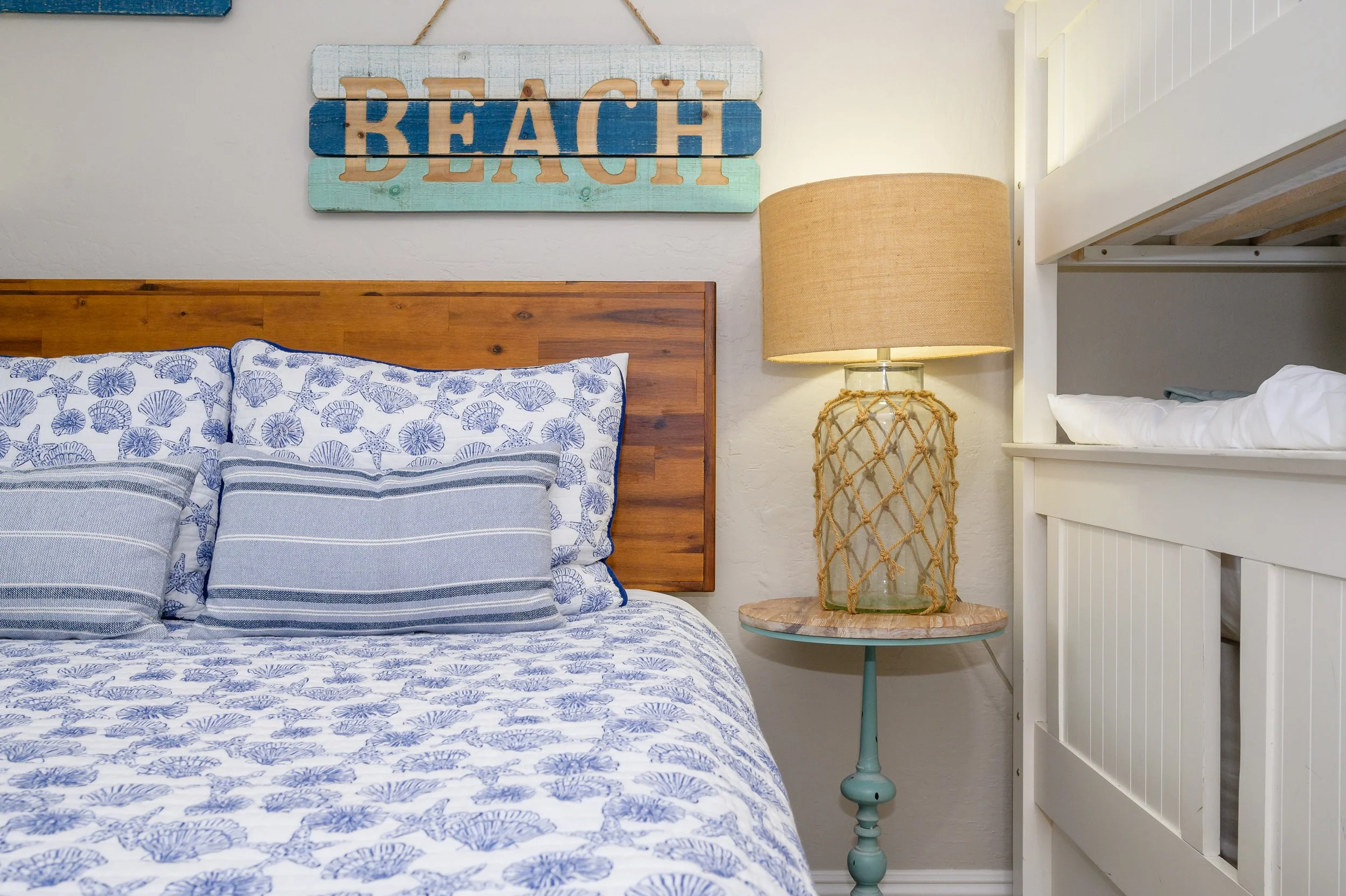 Upstairs Guest Room_7.jpg