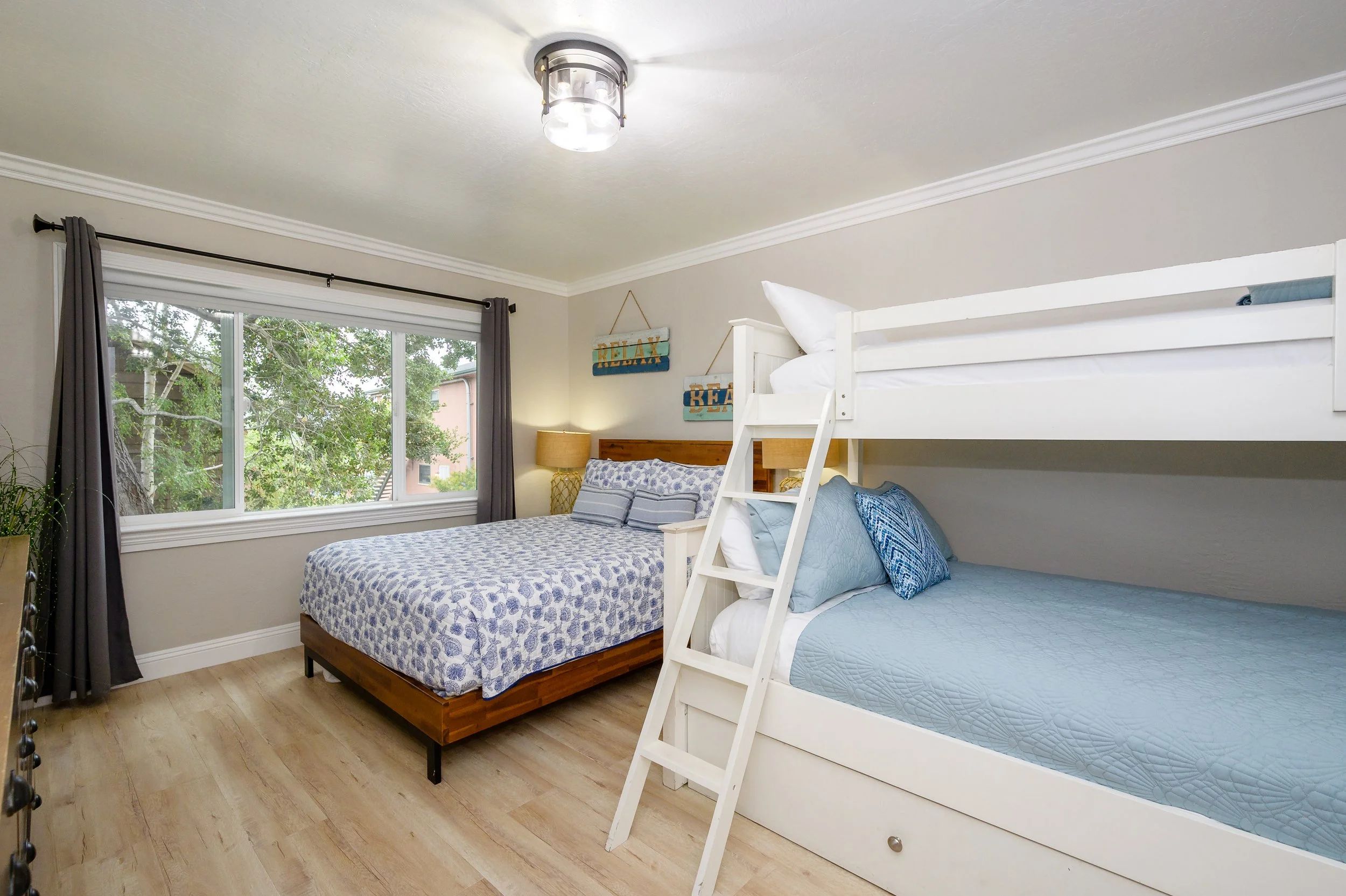 Upstairs Guest Room_3.jpg