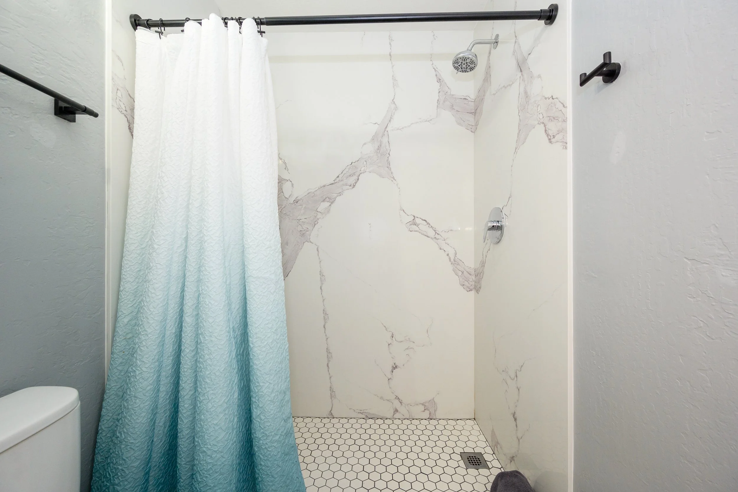 Upstairs Master Bath_3.jpg