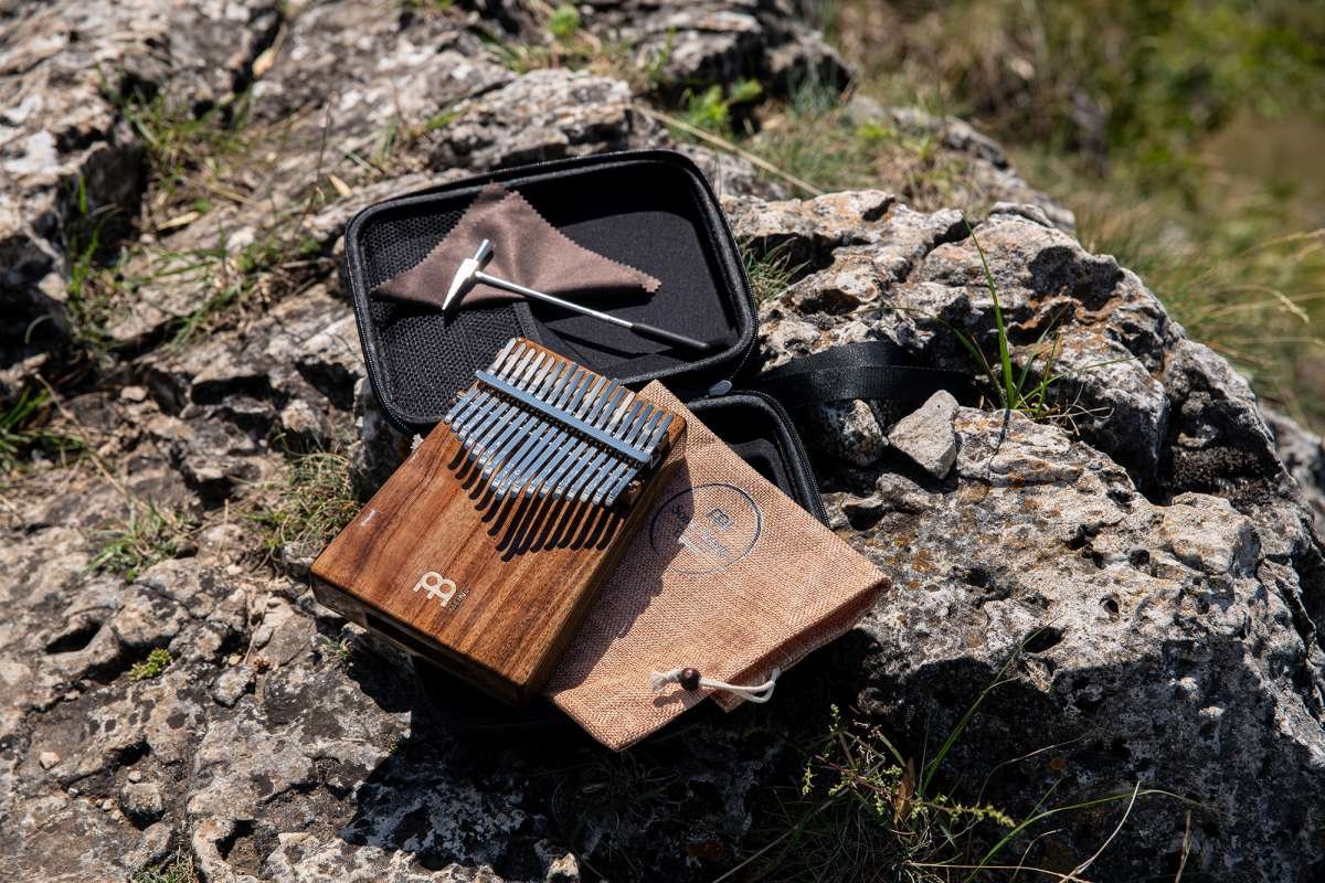 MEINL-Sonic-Energy-Wah-Wah-Kalimba-17-Toene-Akazie-KL1705H_12820b3_600x600@2x.jpeg