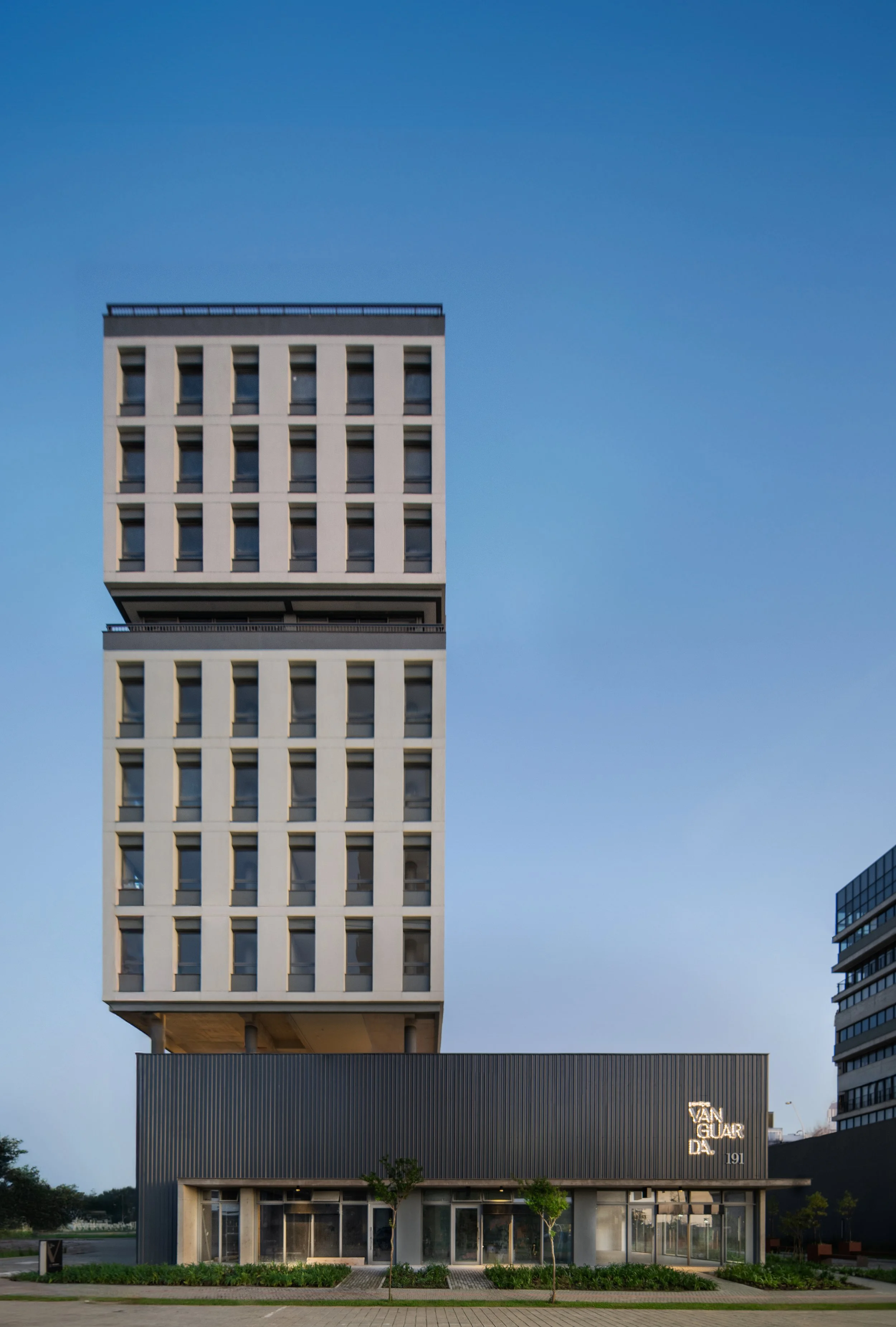 VANGUARDA _ROG1872-2vVANGUARDA - Parque Una_.jpg