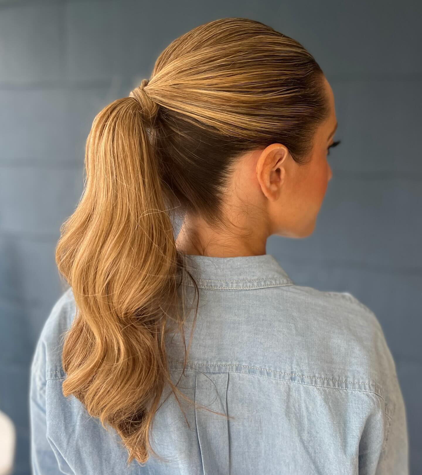 Dance proof hair style🪩☑️
&bull;
&bull;
&bull;
#bridesmaids #weddingday #ponytail #wedding #hair #njwedding