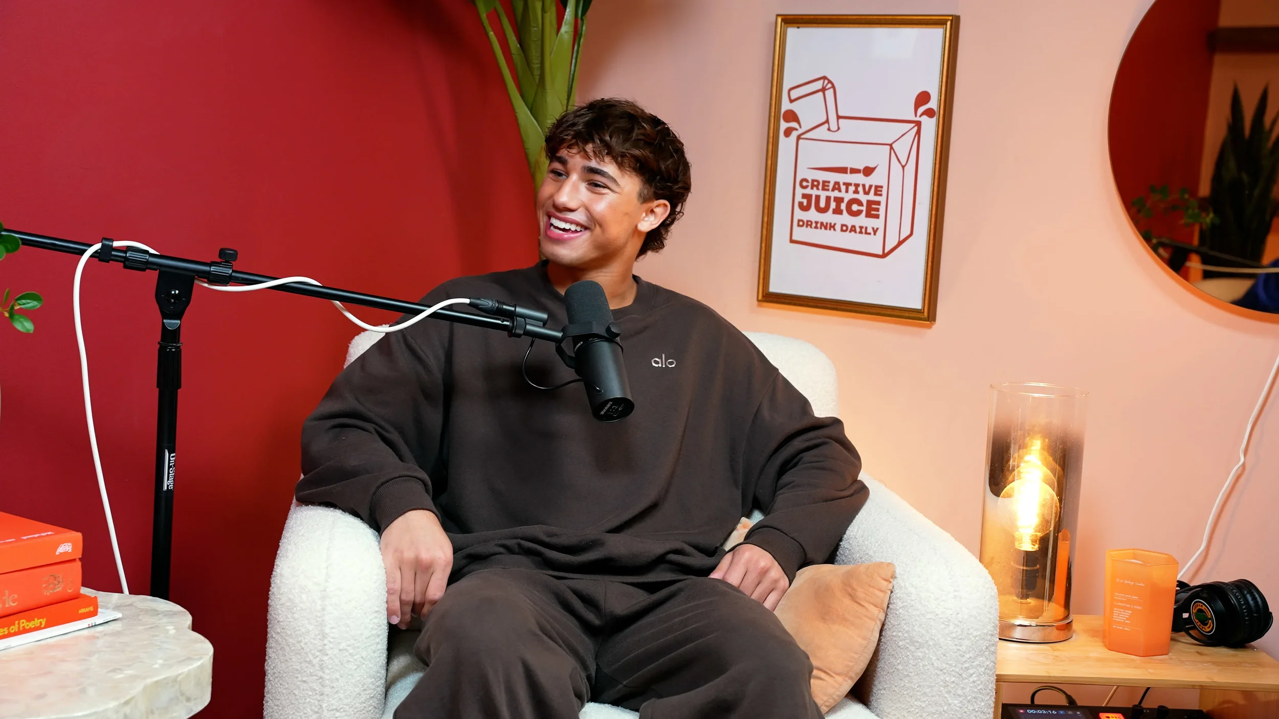 Looking for a Podcast Studio Near Universal Studios Hollywood?