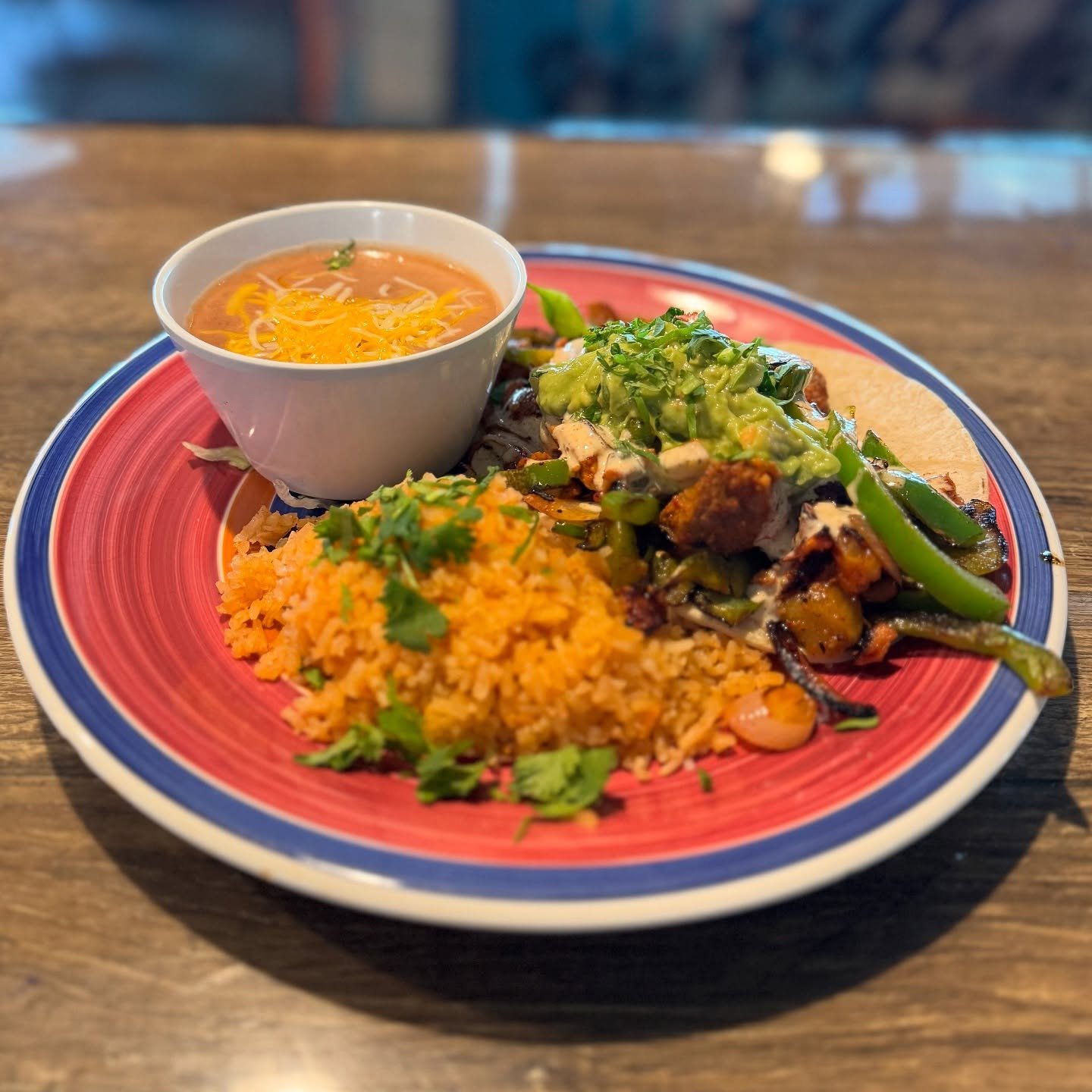 Today&rsquo;s lunch special is serving up flavor! 🌮 

A delicious Al Pastor Ensenada-style taco with rice and beans - packed with bold, smoky goodness for just the right kick.

📍𝘖𝘯𝘭𝘺 𝘢𝘵 𝘰𝘶𝘳 𝘚𝘶𝘳𝘧𝘴𝘪𝘥𝘦 𝘓𝘰𝘤𝘢𝘵𝘪𝘰𝘯!