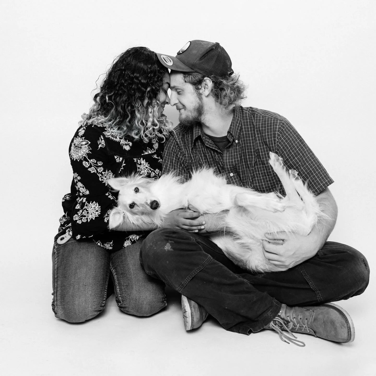 Love is all you need &mdash; and a Silken Windhound. 🖤

Featuring @_vulcanalia 

#silkenwindhound #dogportraits #monochromatic #dogphotographer #dogsonpaper