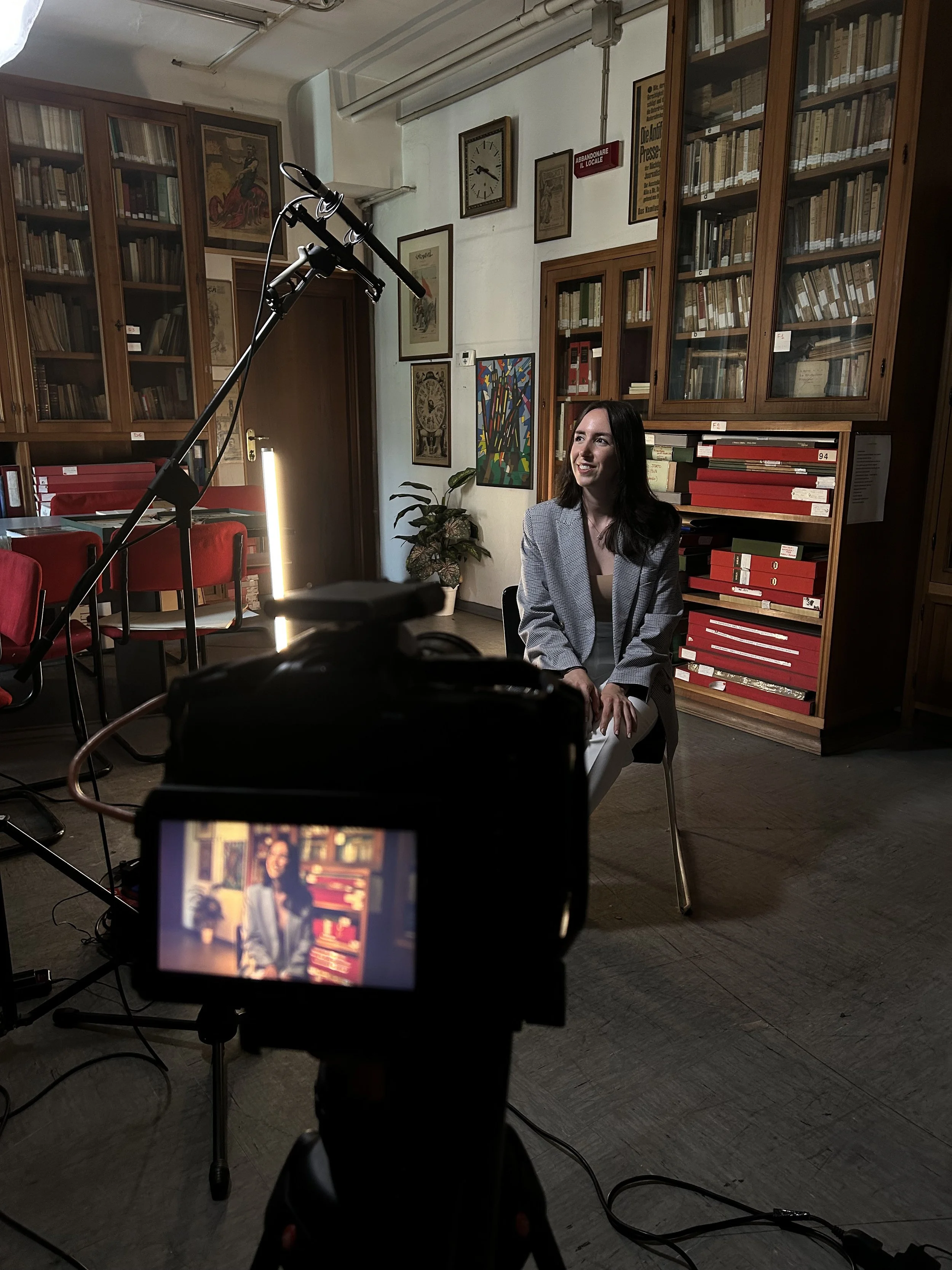 Margherita Sarfatti Documentary Giulia Pianelli in front of a camera