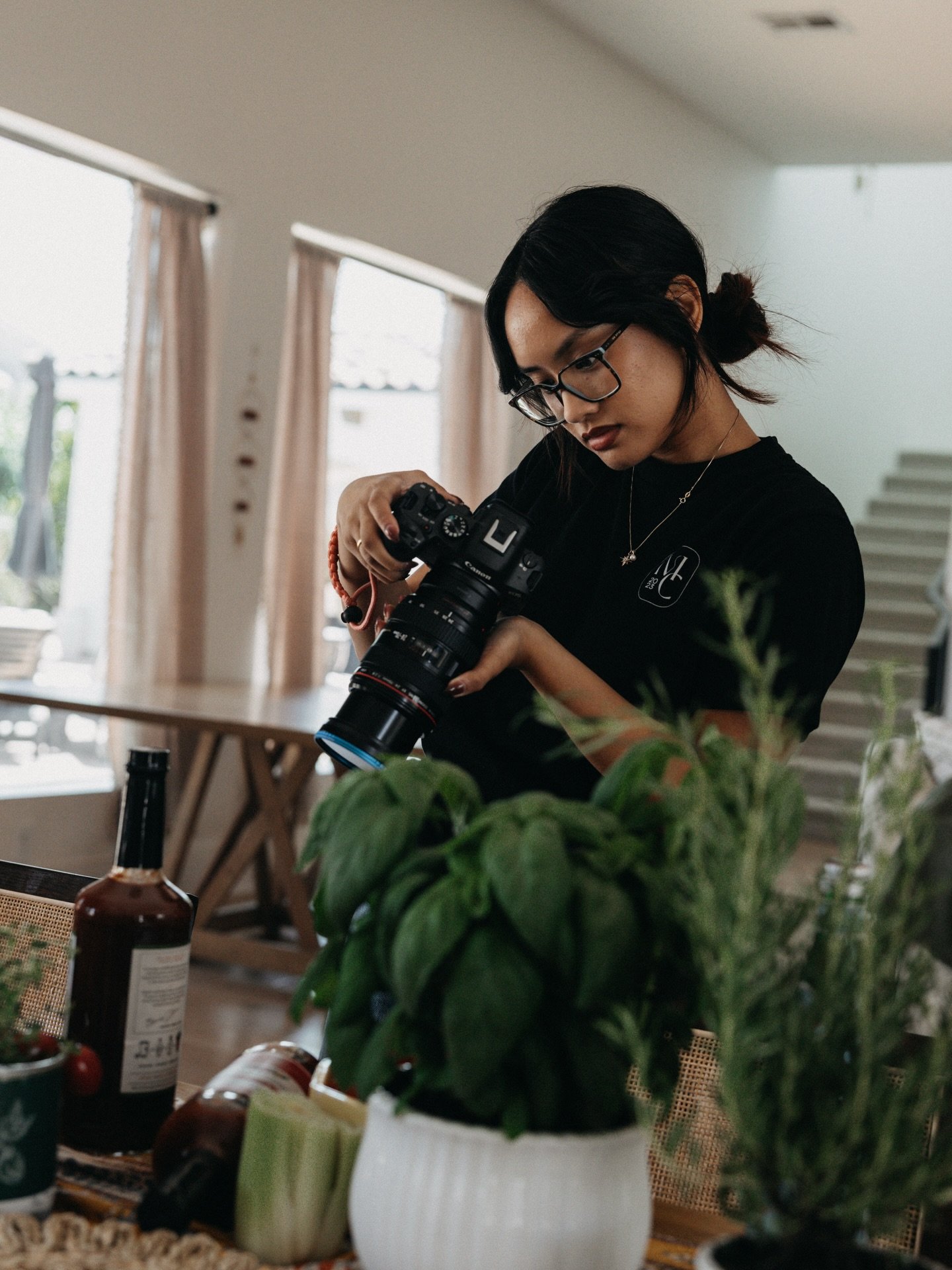 happy international women&rsquo;s day from your favorite woman-owned and operated marketing agency in las vegas 😘

shout out a woman-owned business in the comments &amp; show you support today like everyday 🩶 

#internationalwomensday #lasvegasloca