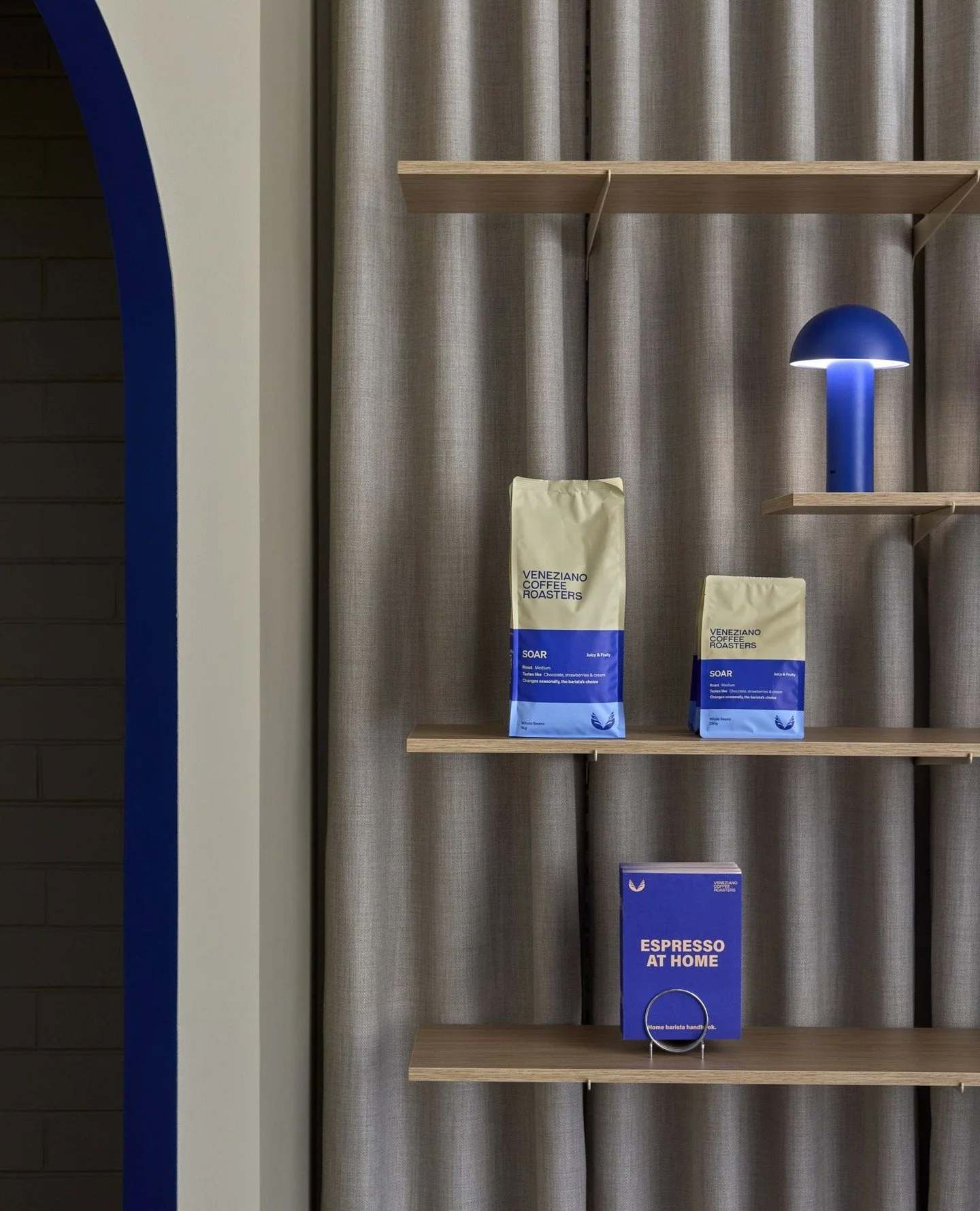 @venezianocoffeeroasters brief called for retail to be integrated into the training studio while remaining adaptable to Veneziano&rsquo;s constantly changing merchandise. ⁠
⁠
The adjustable shelving infrastructure is concealed behind a curtain backdr